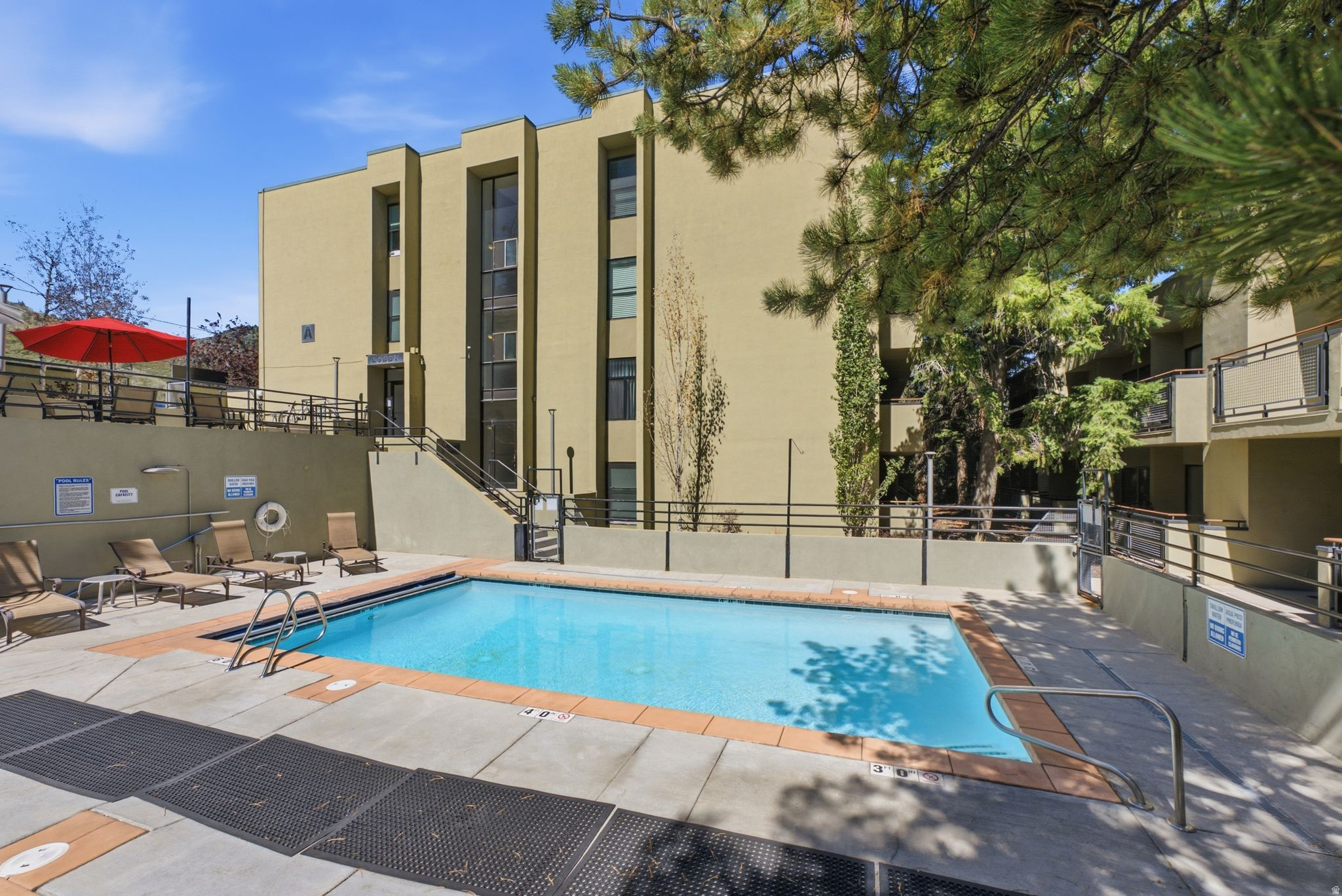 1482 EMPIRE AVE #307