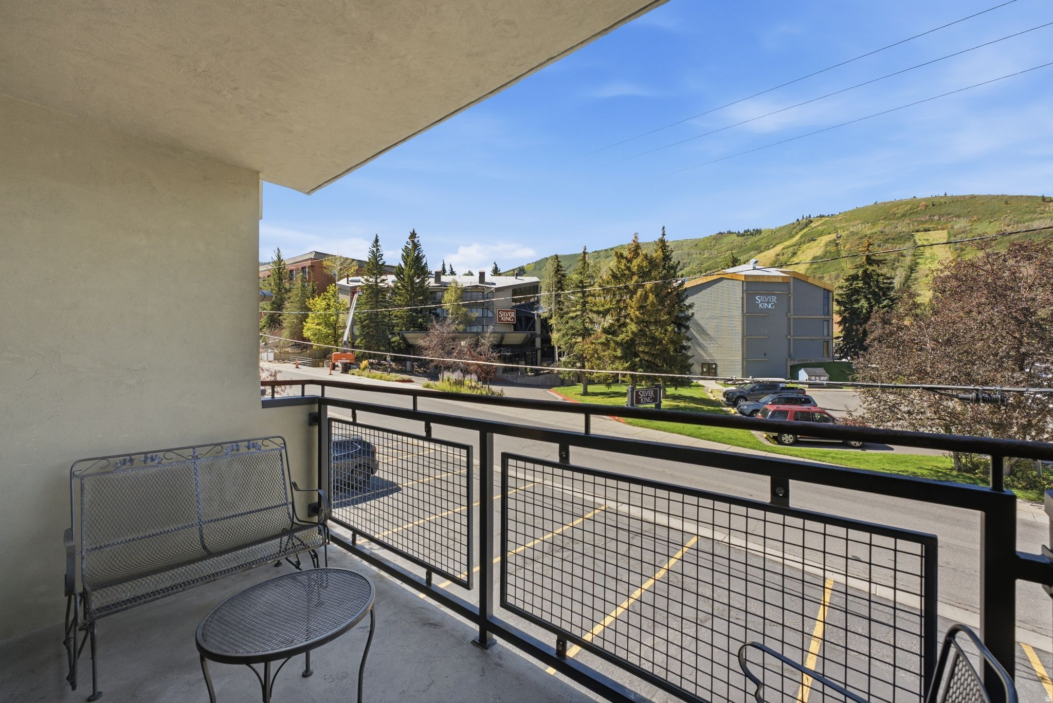 1482 EMPIRE AVE #307