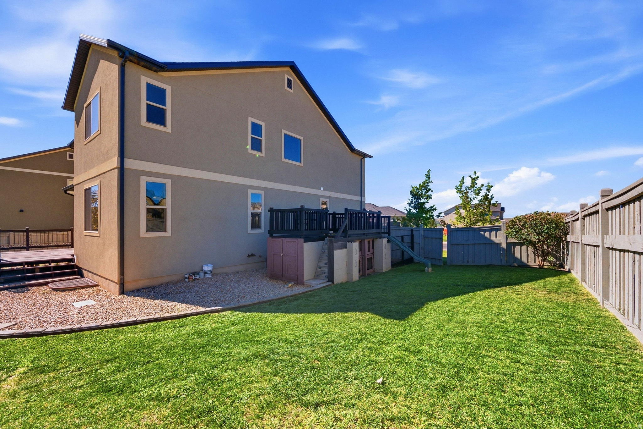 9022 N SUFFOLK LN
