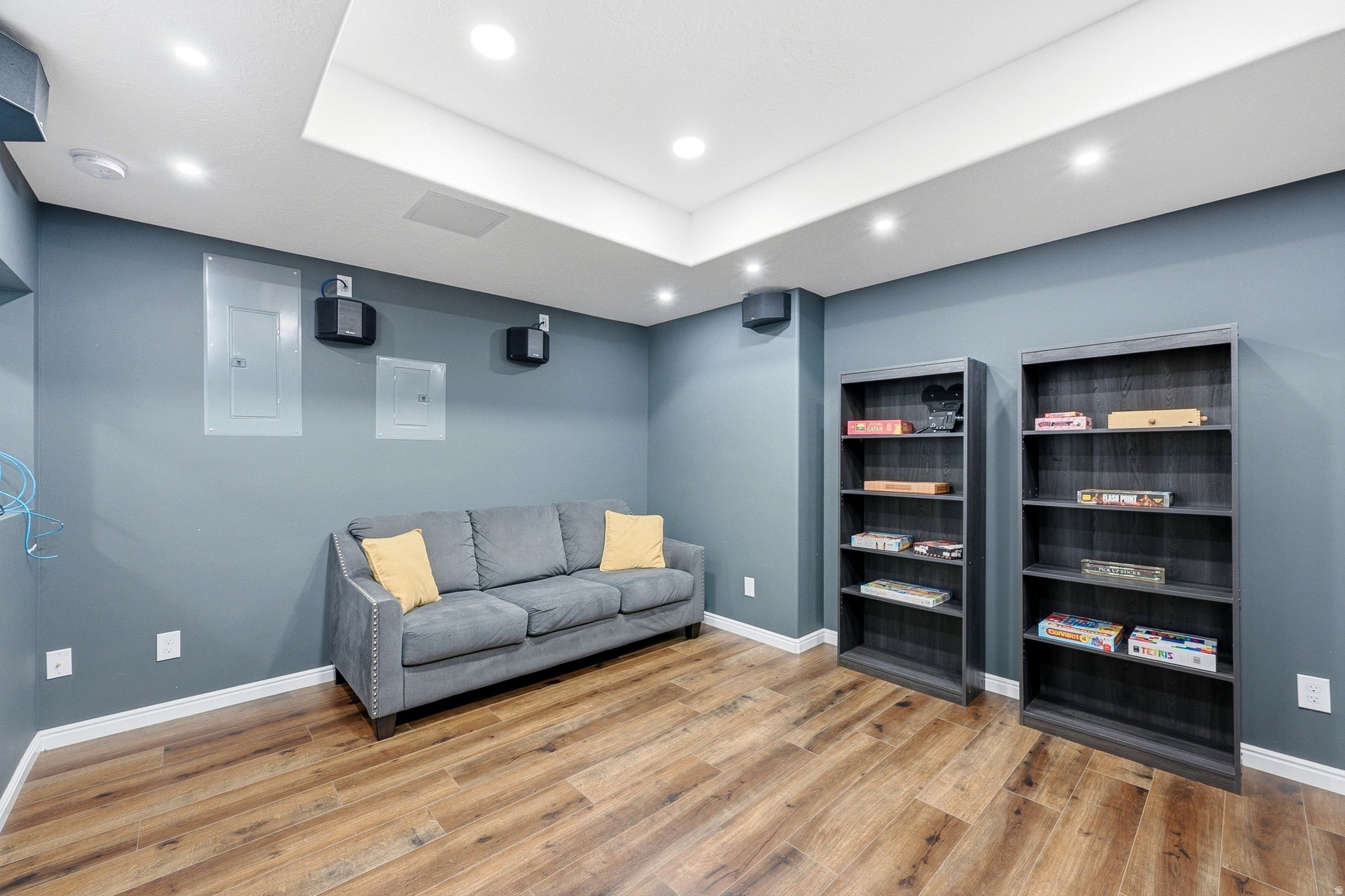 9022 N SUFFOLK LN