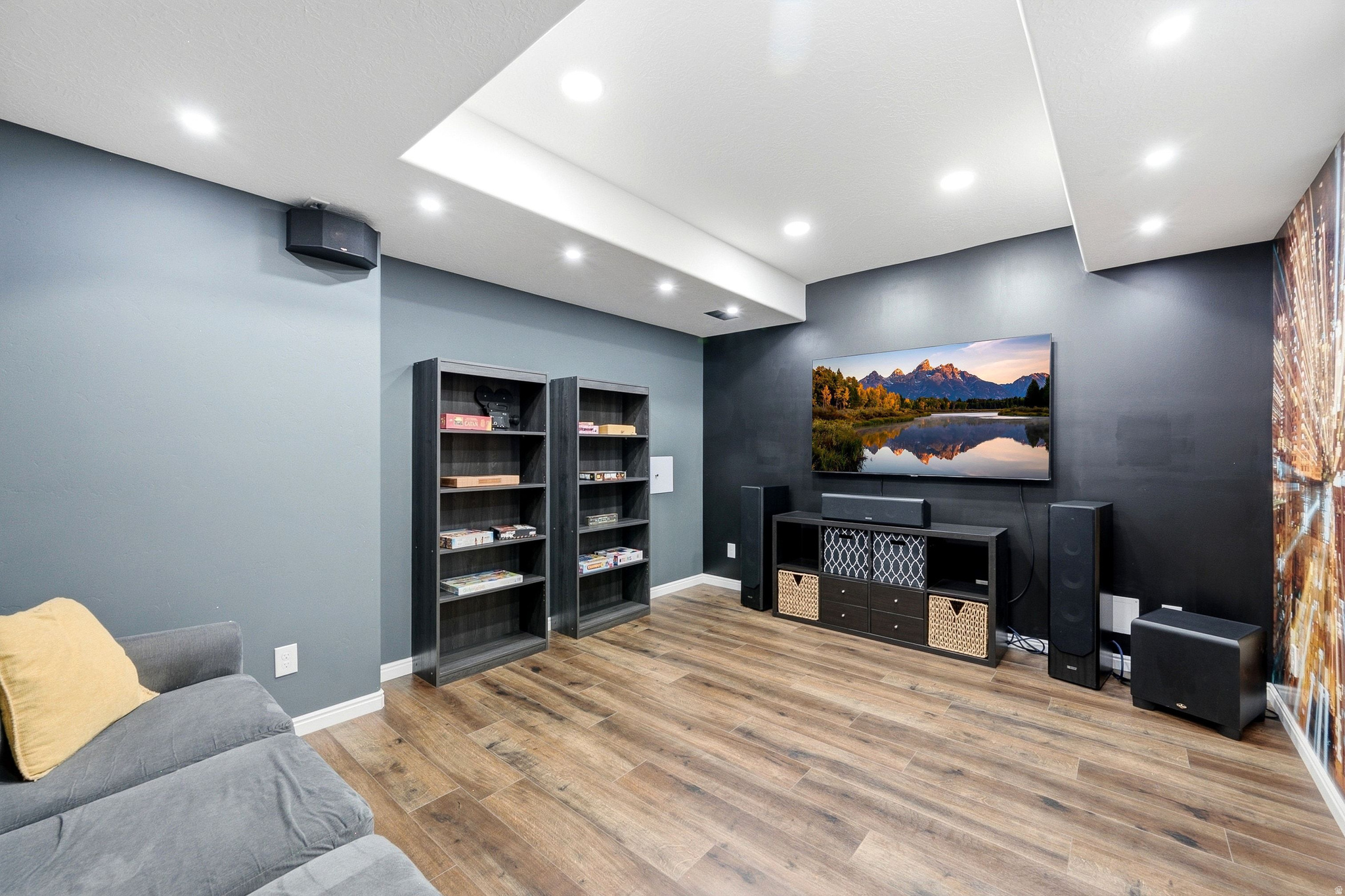 9022 N SUFFOLK LN