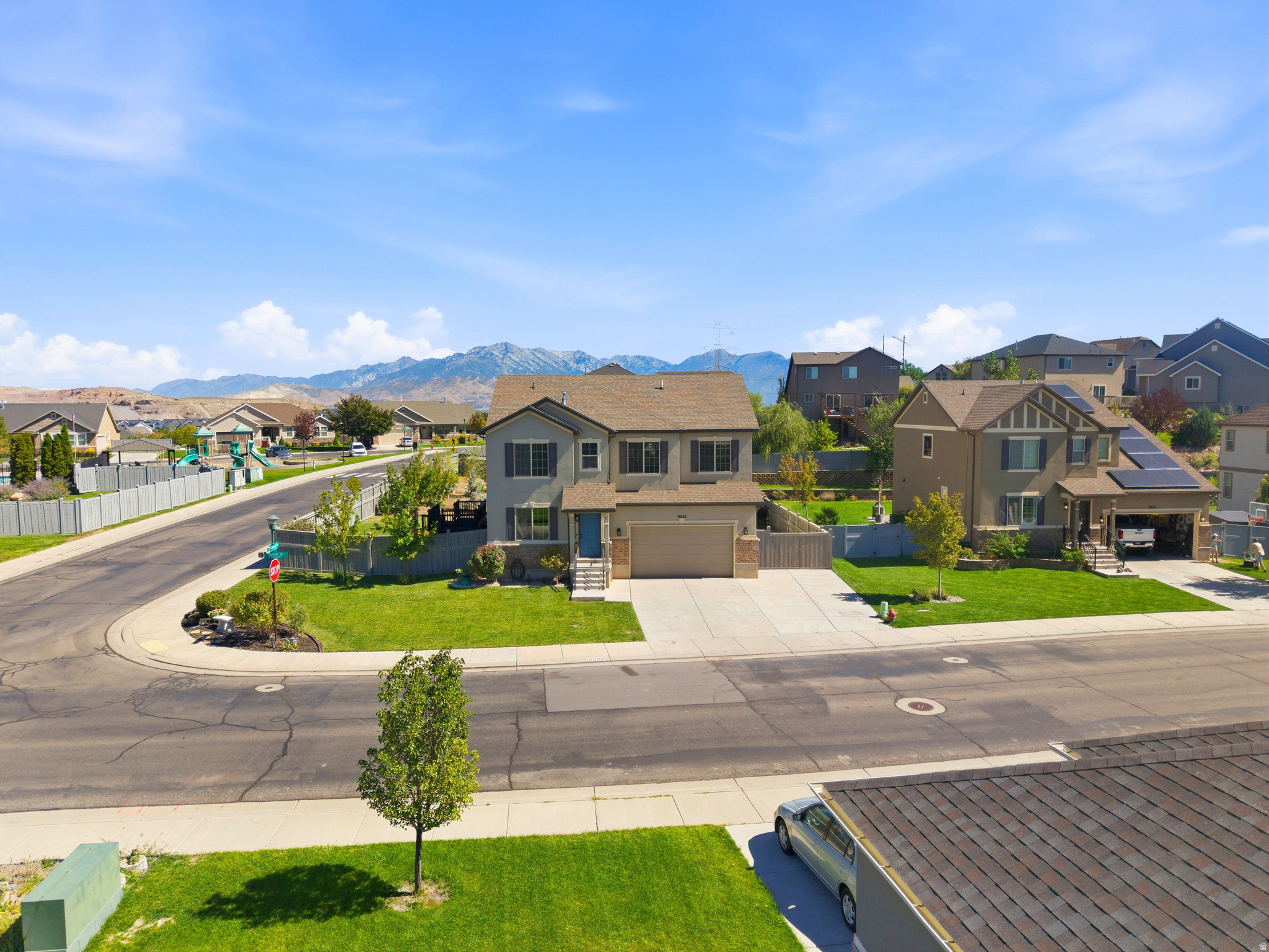9022 N SUFFOLK LN