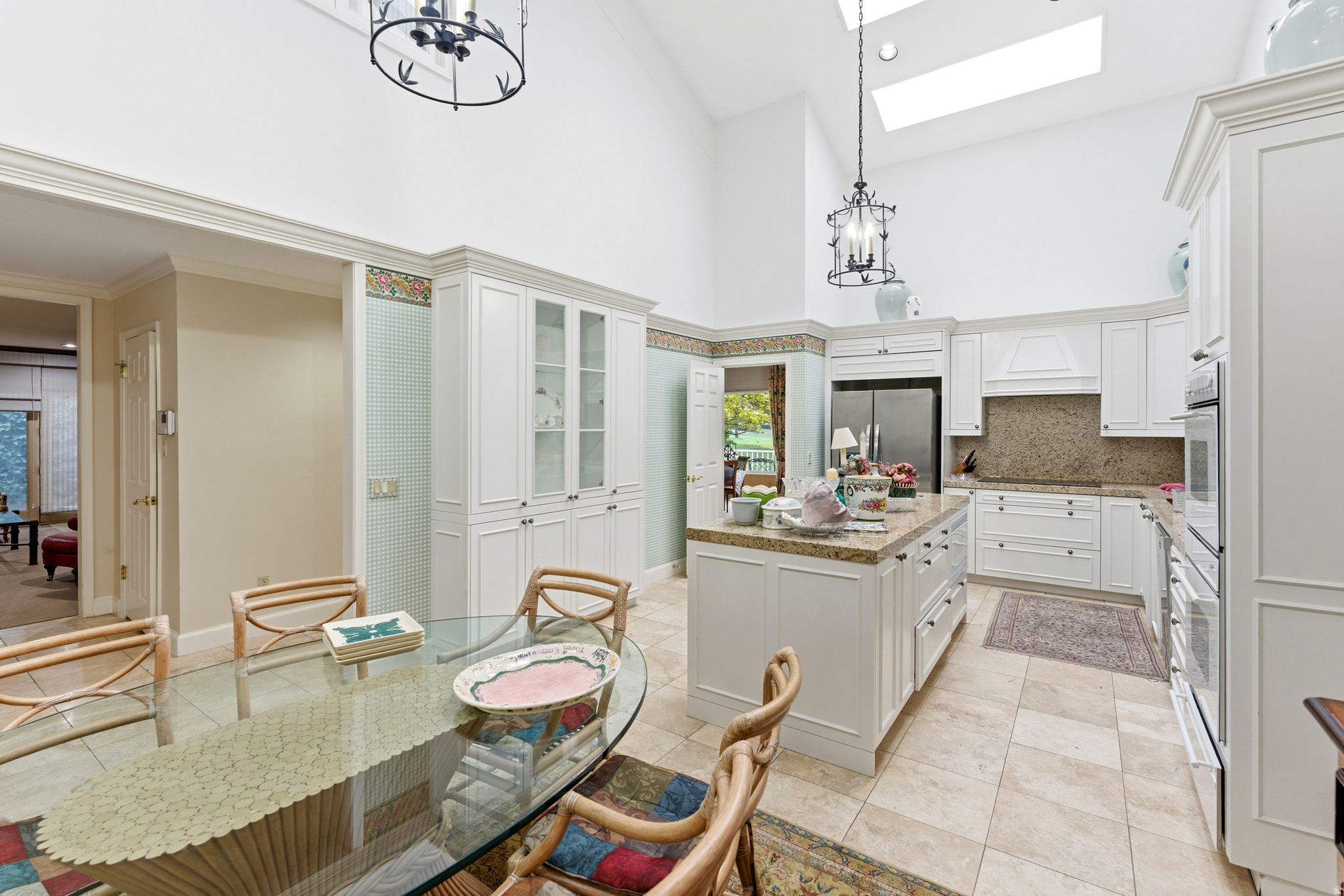 2642 MAYWOOD DR