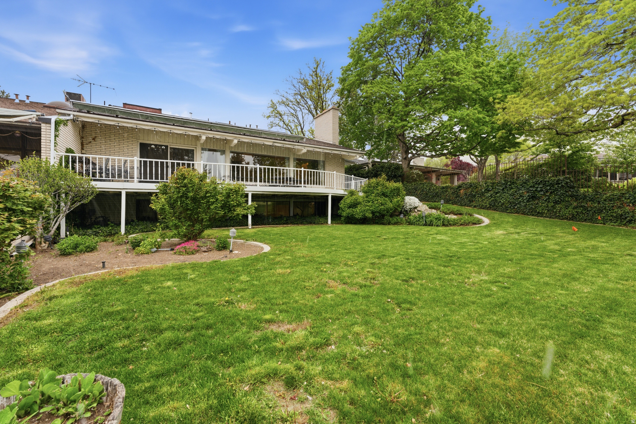 2642 MAYWOOD DR