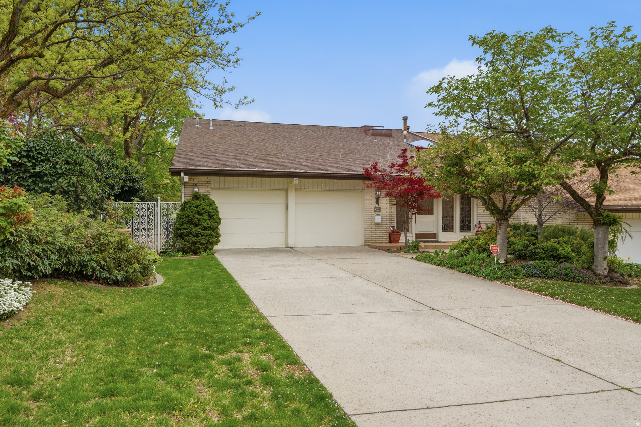 2642 MAYWOOD DR