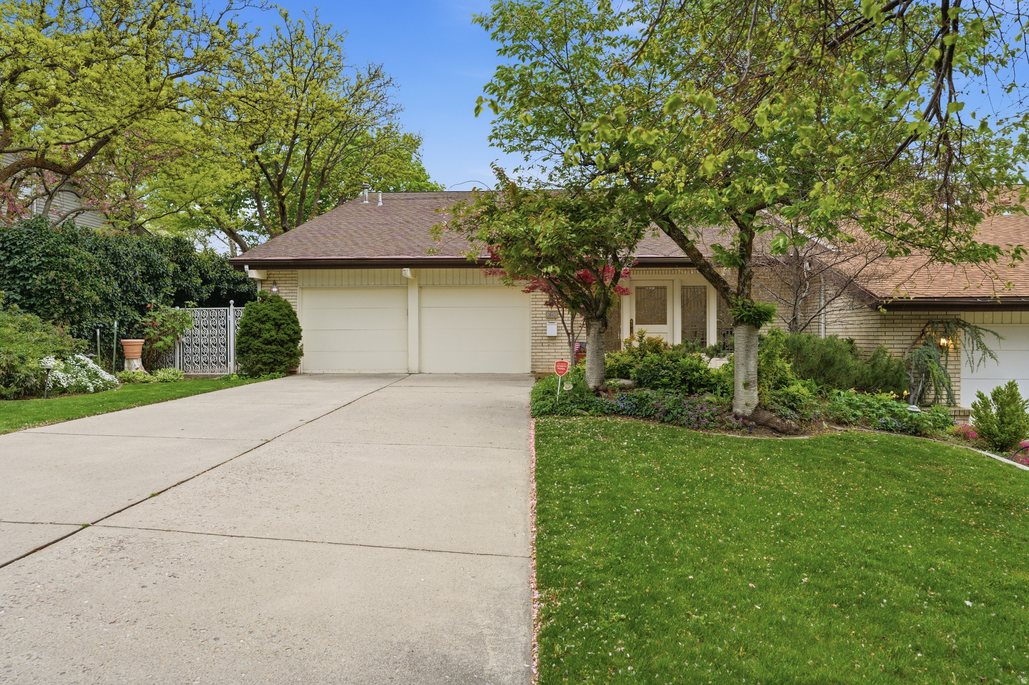 2642 MAYWOOD DR