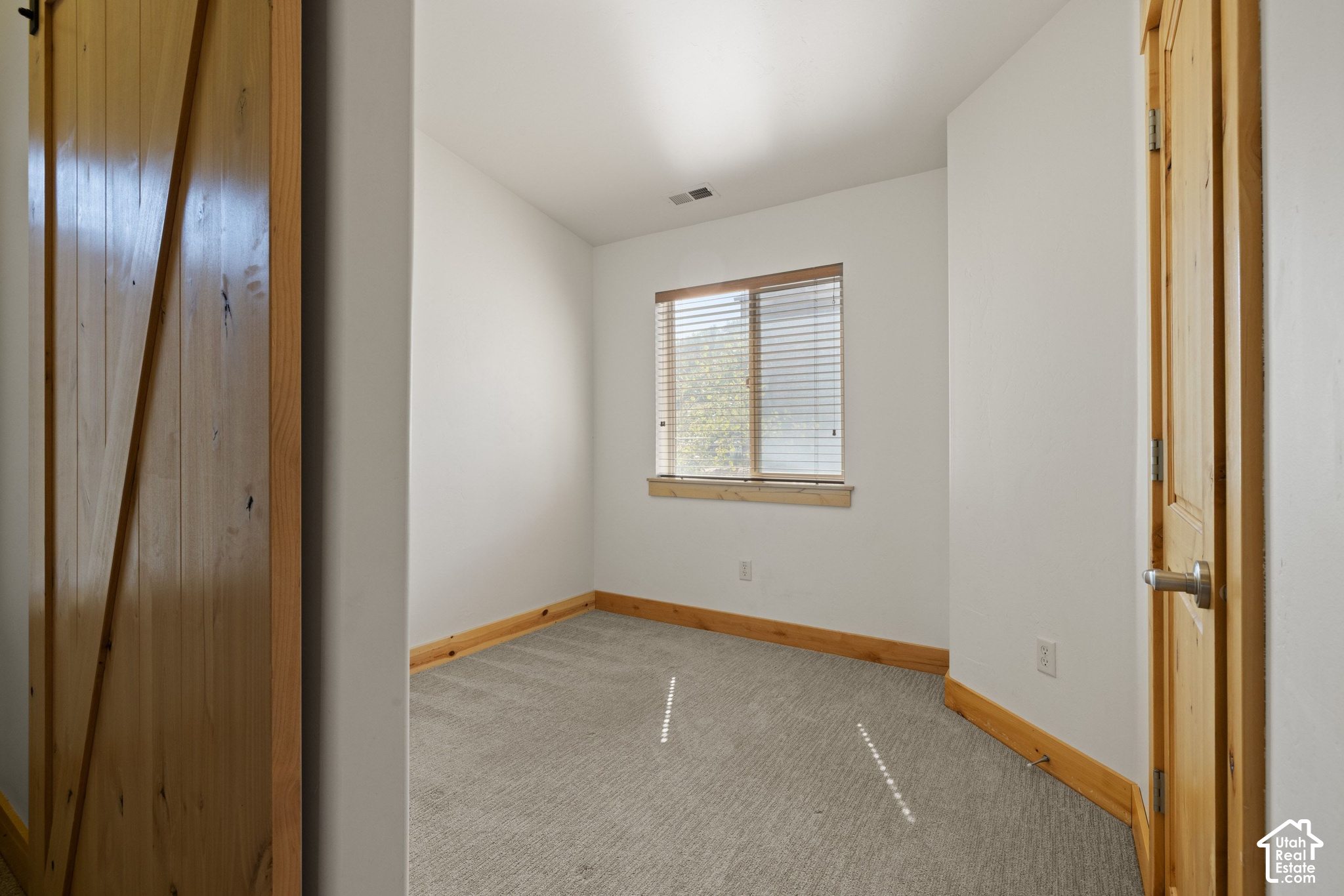 5440 LUGE LN