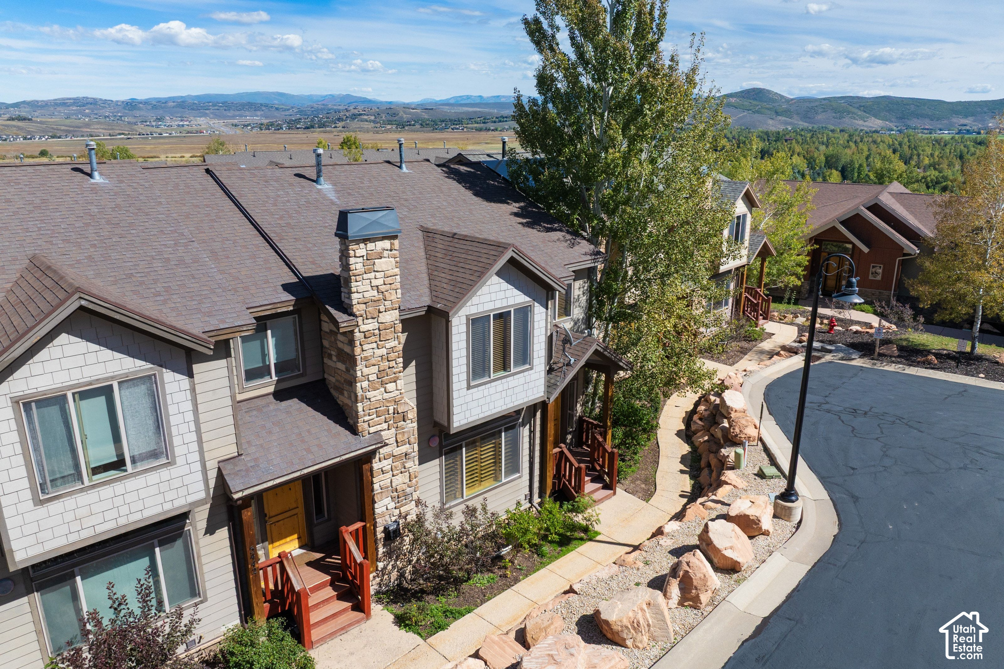 5440 LUGE LN