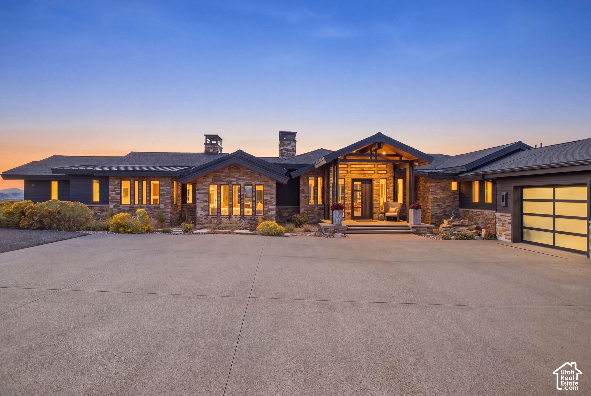 1163 W RED FOX RD #9