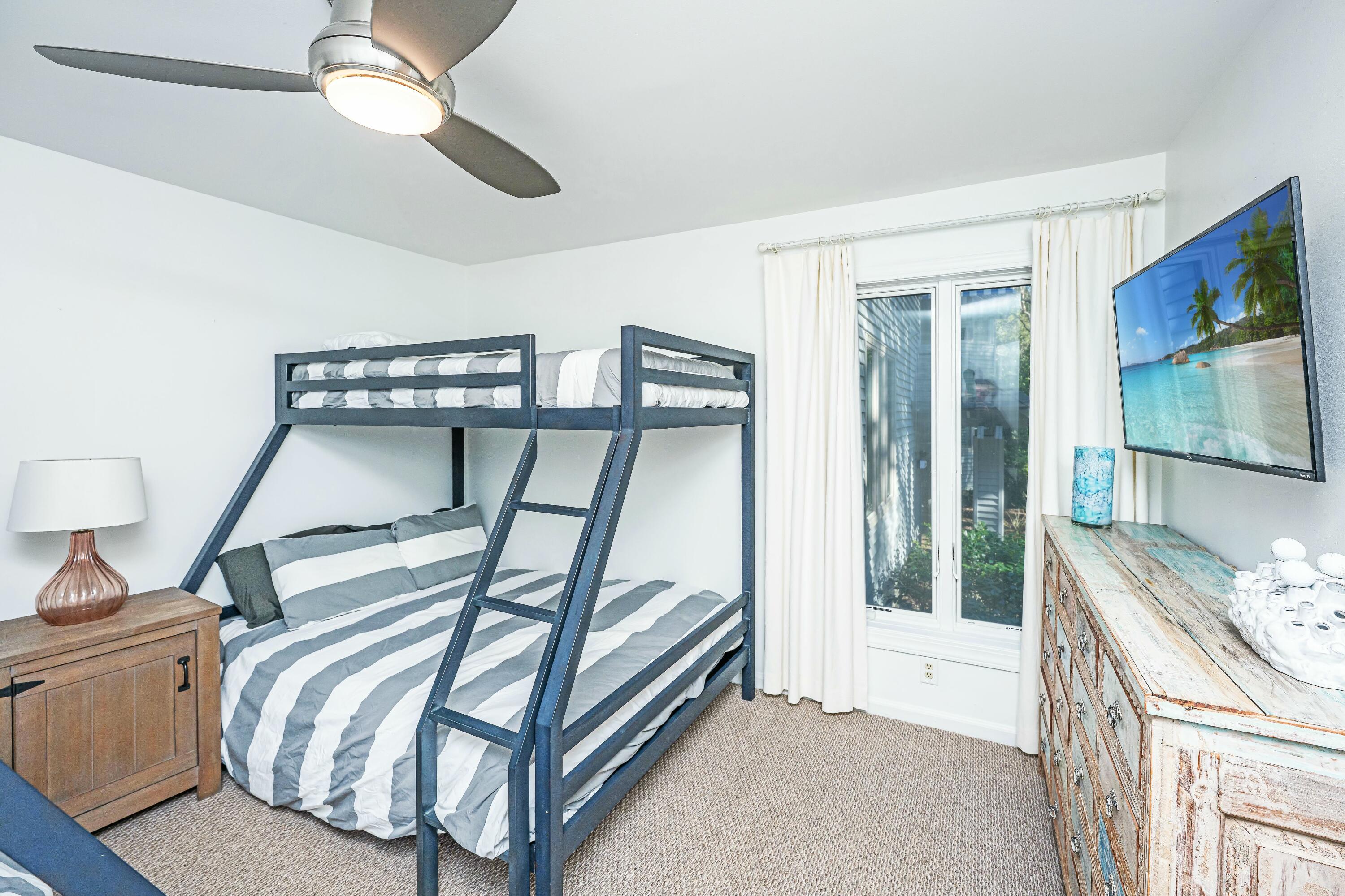 5541 Green Dolphin Way