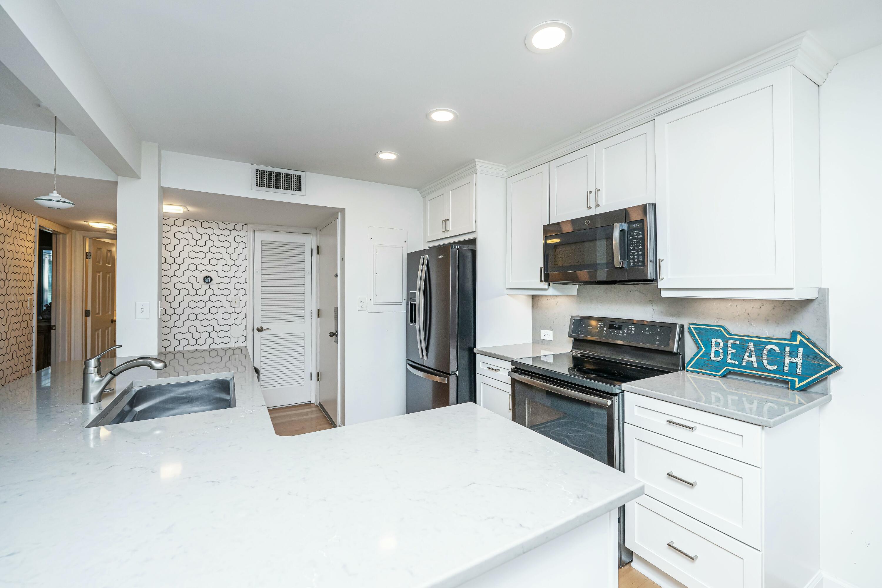 5541 Green Dolphin Way
