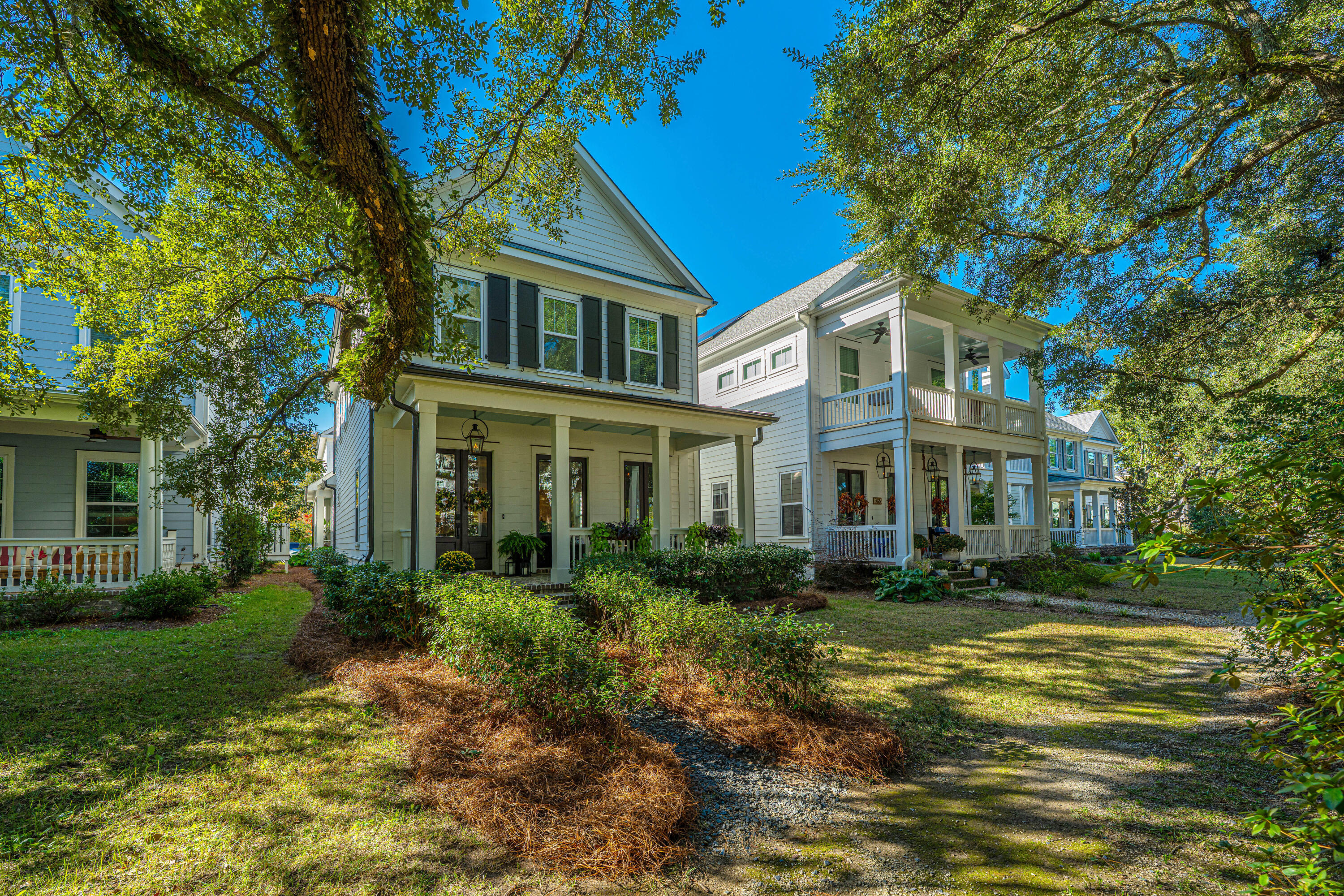 1054 Avenue Of Oaks