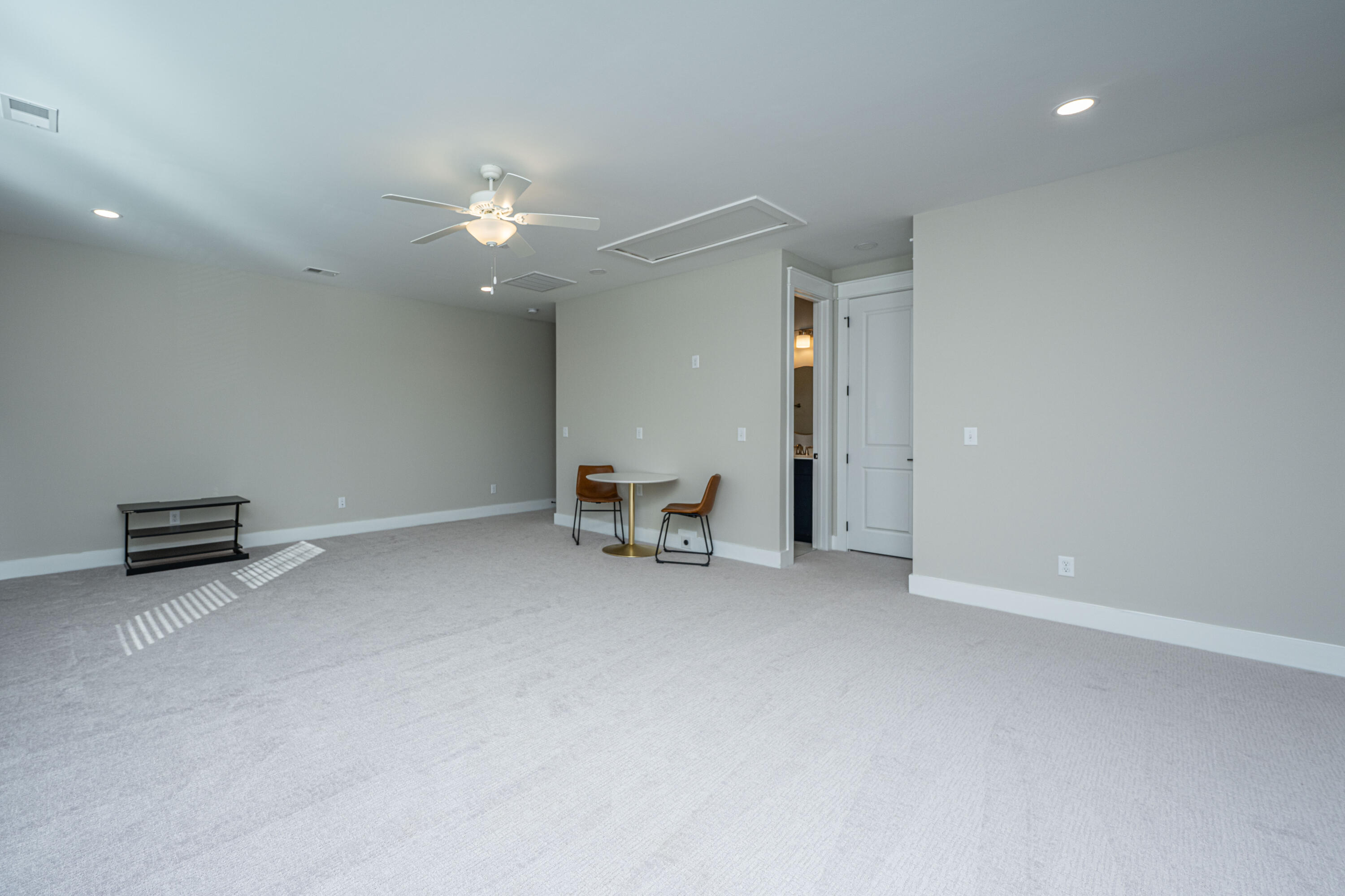 1054 Avenue Of Oaks