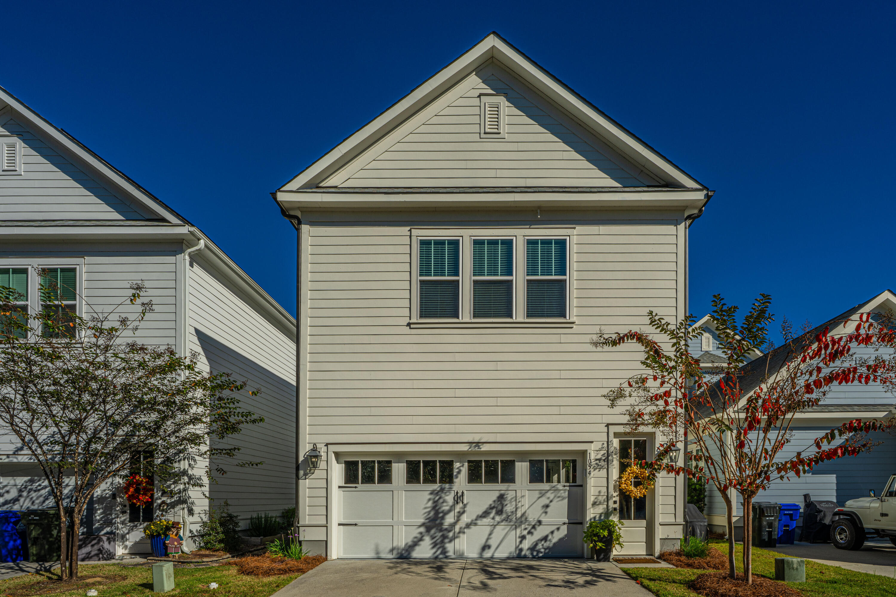 1054 Avenue Of Oaks