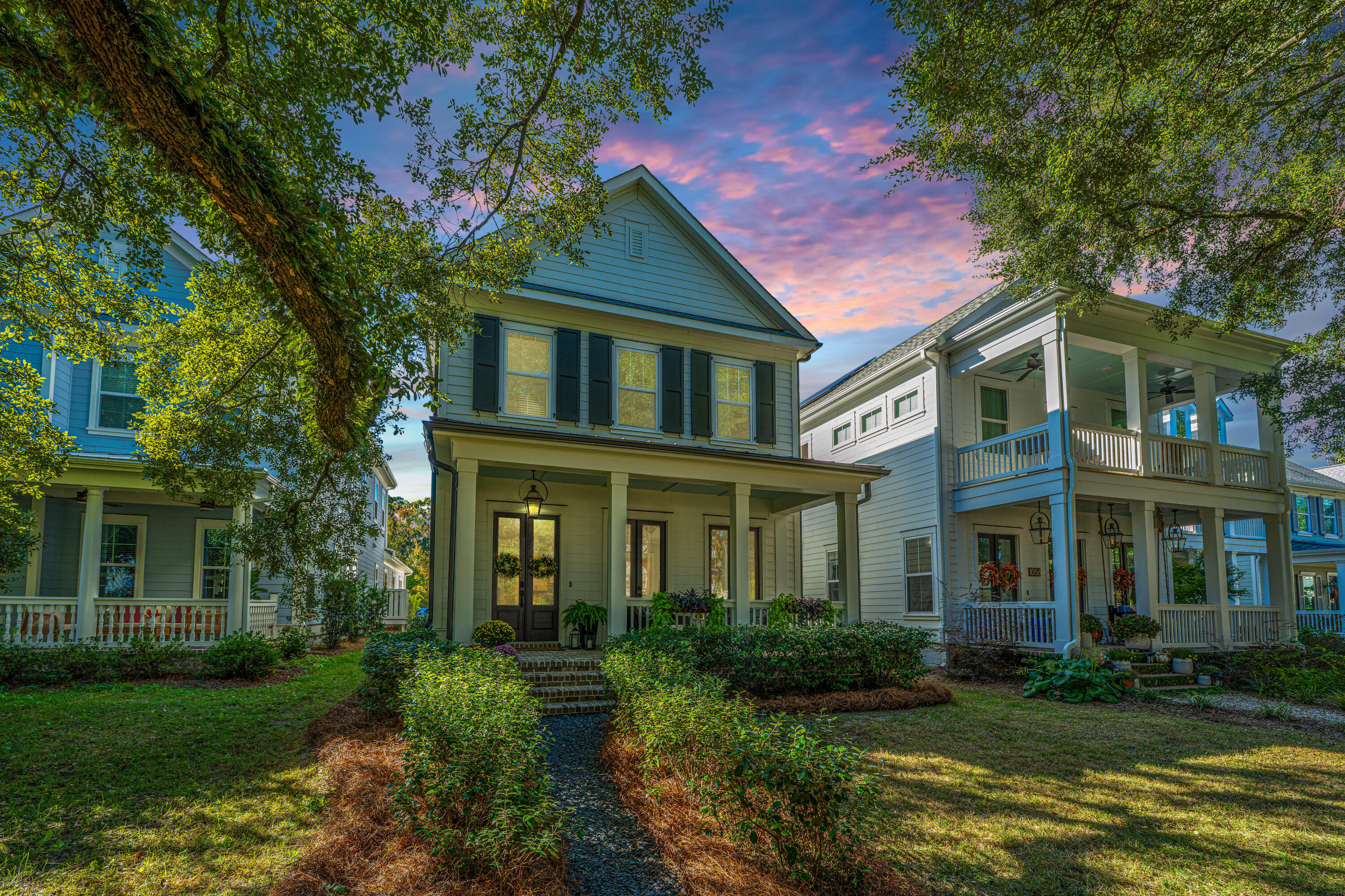 1054 Avenue Of Oaks