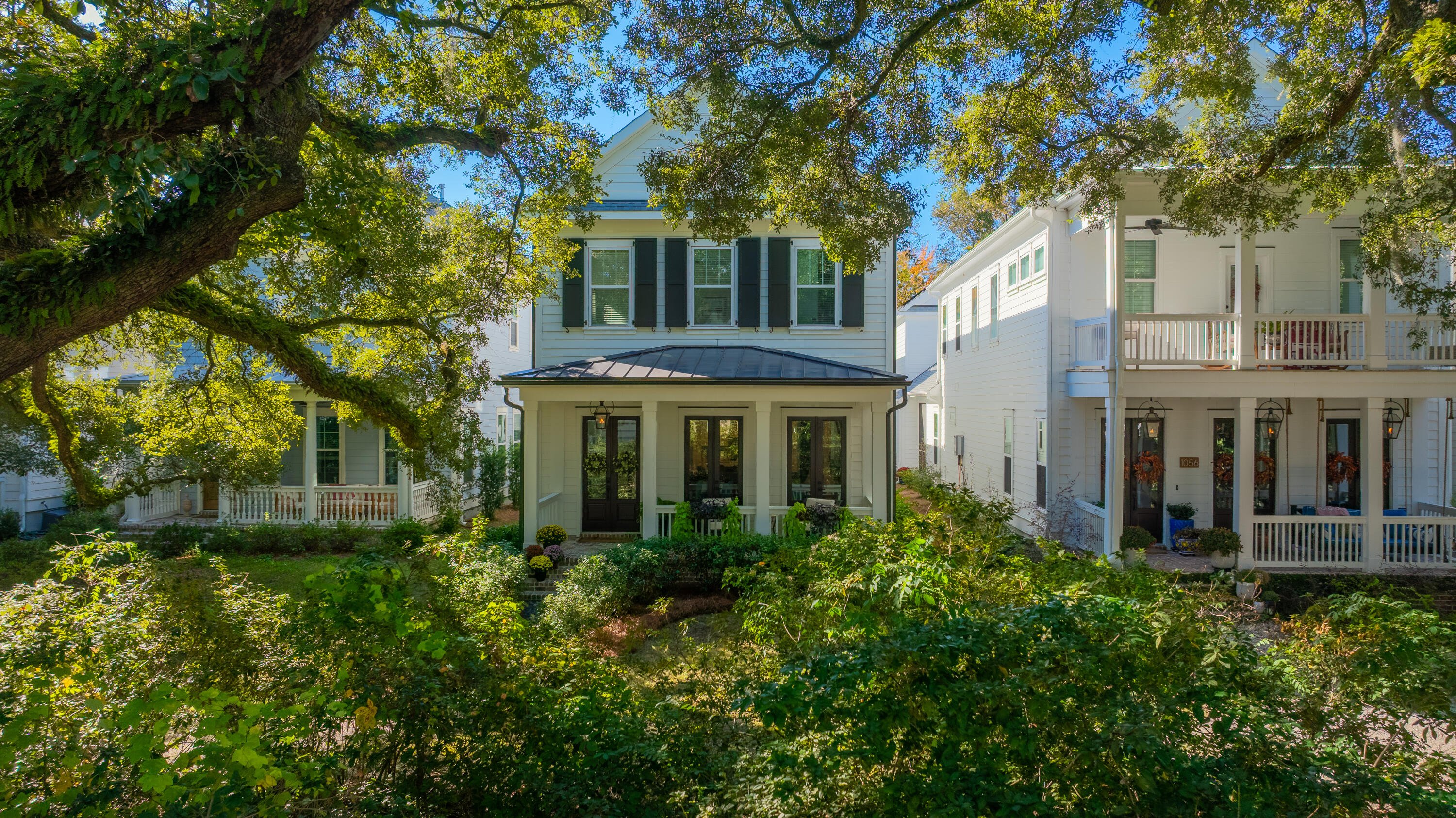 1054 Avenue Of Oaks