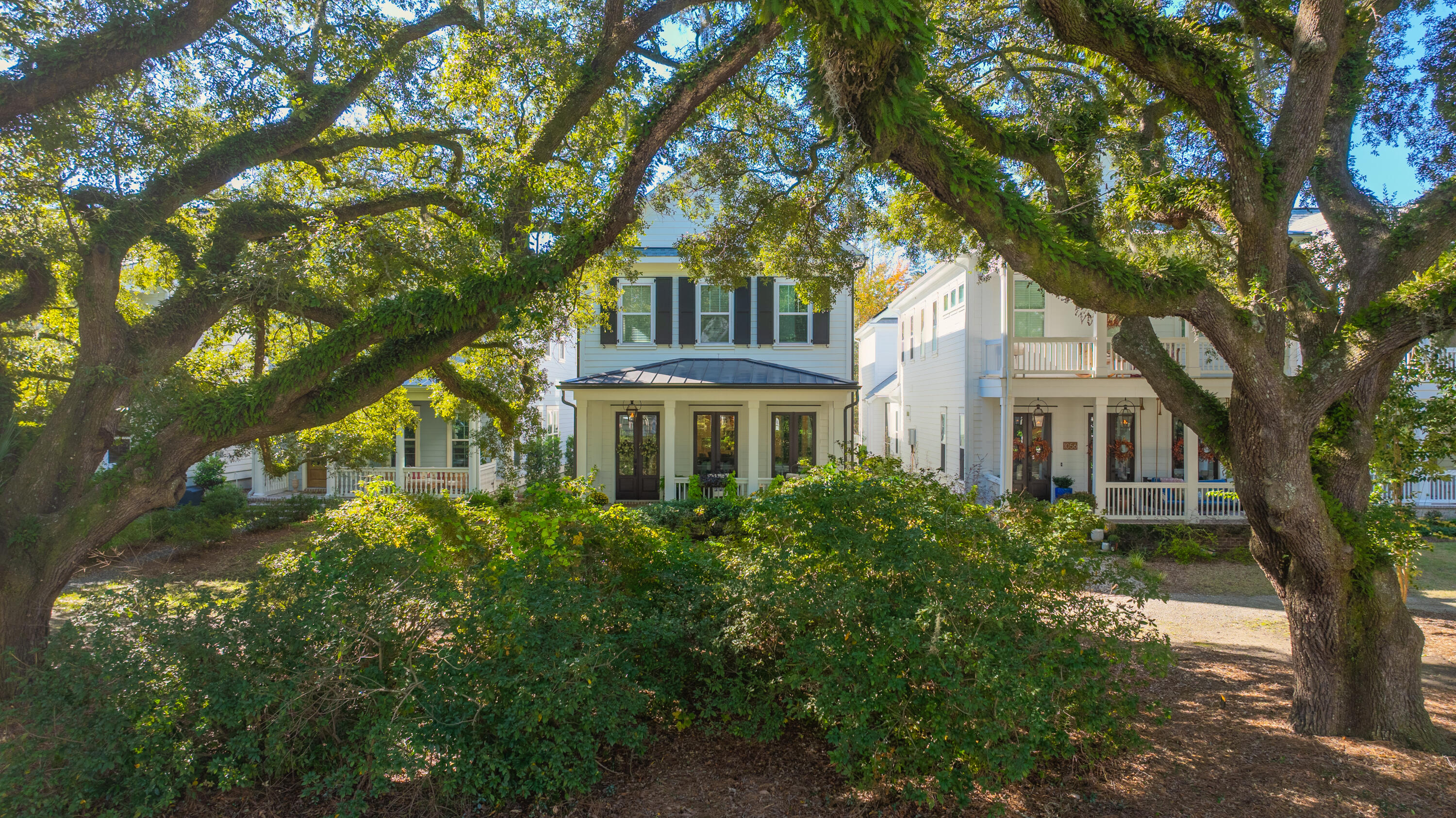 1054 Avenue Of Oaks