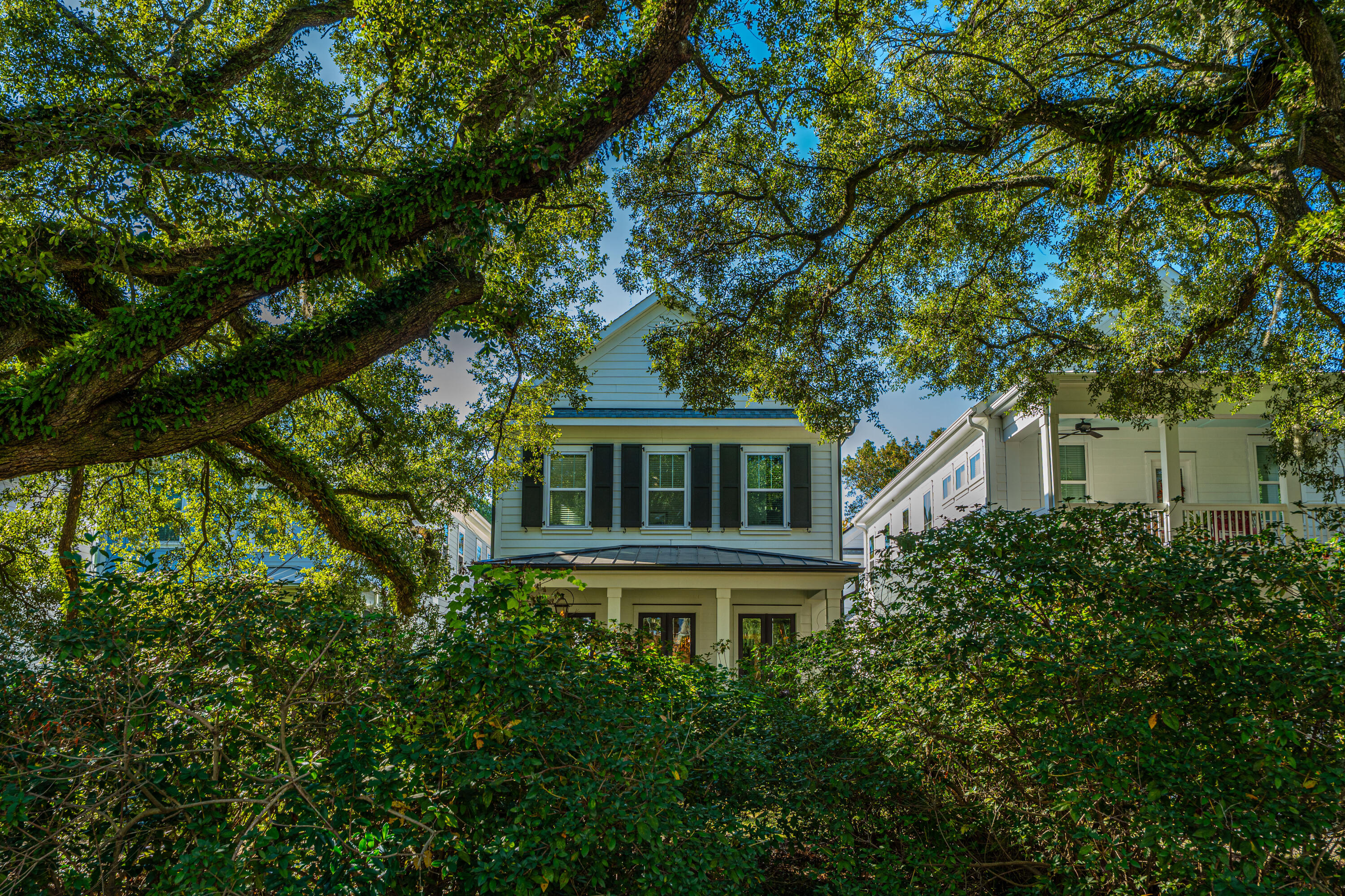 1054 Avenue Of Oaks