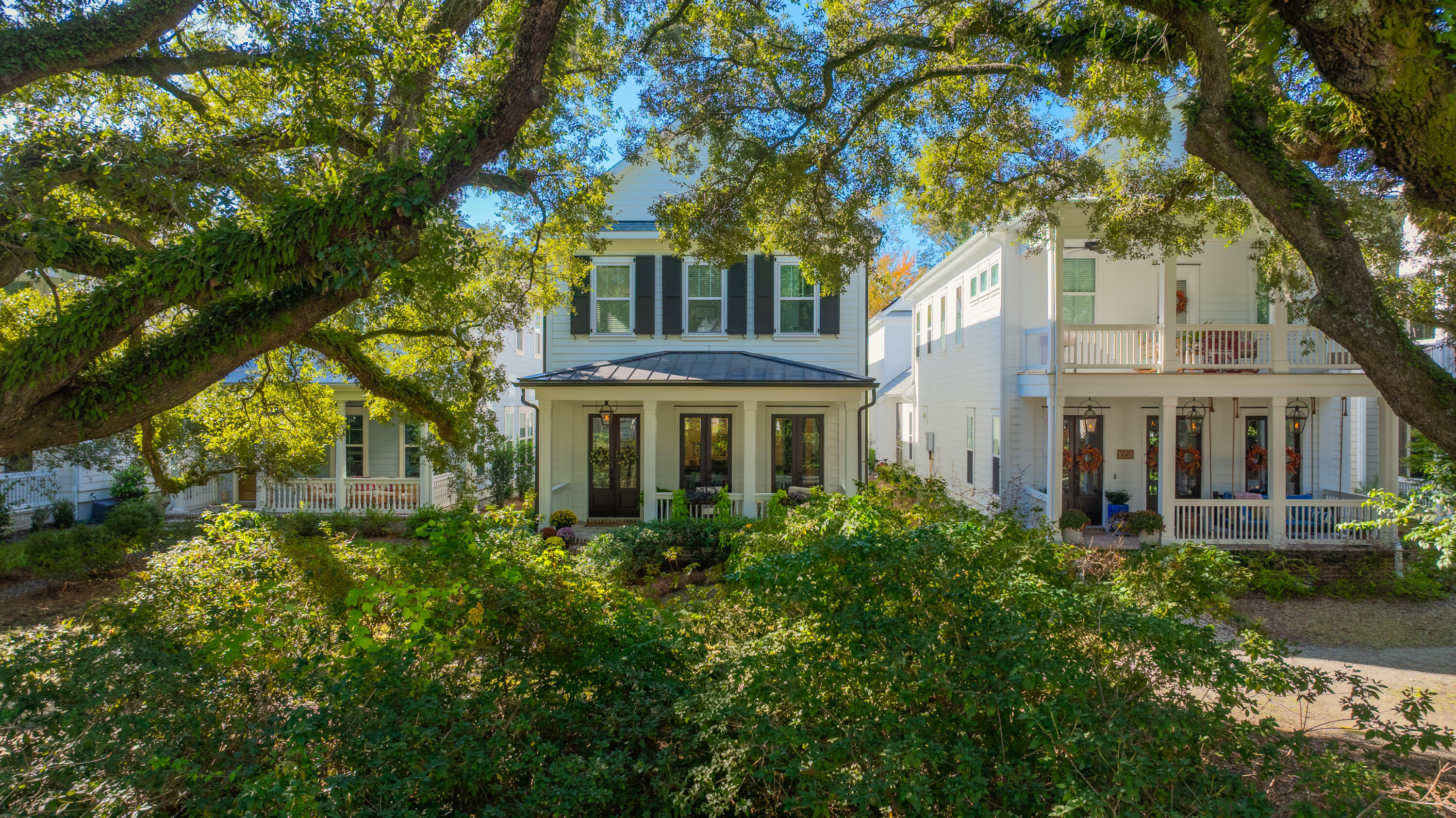 1054 Avenue Of Oaks