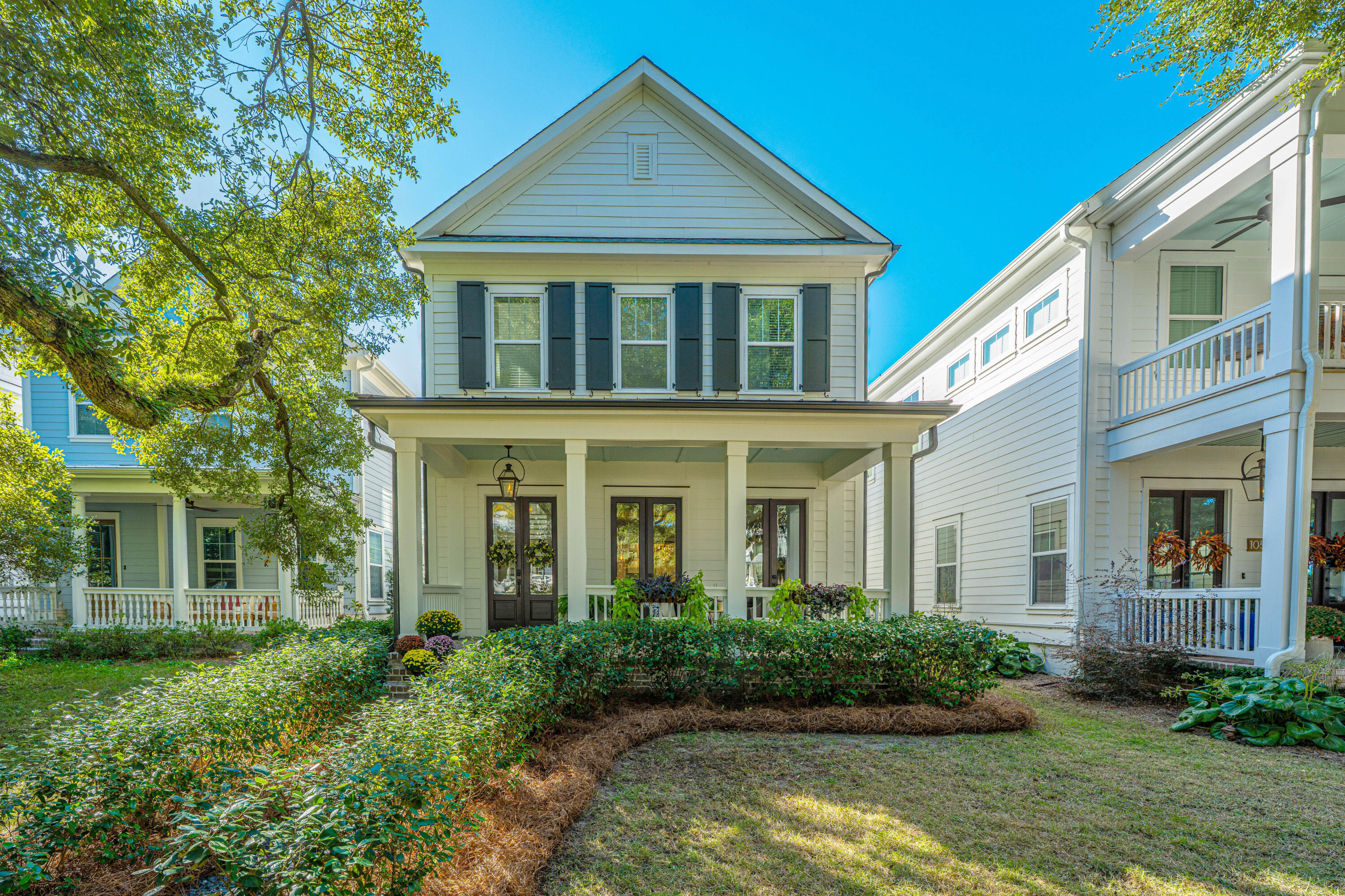 1054 Avenue Of Oaks