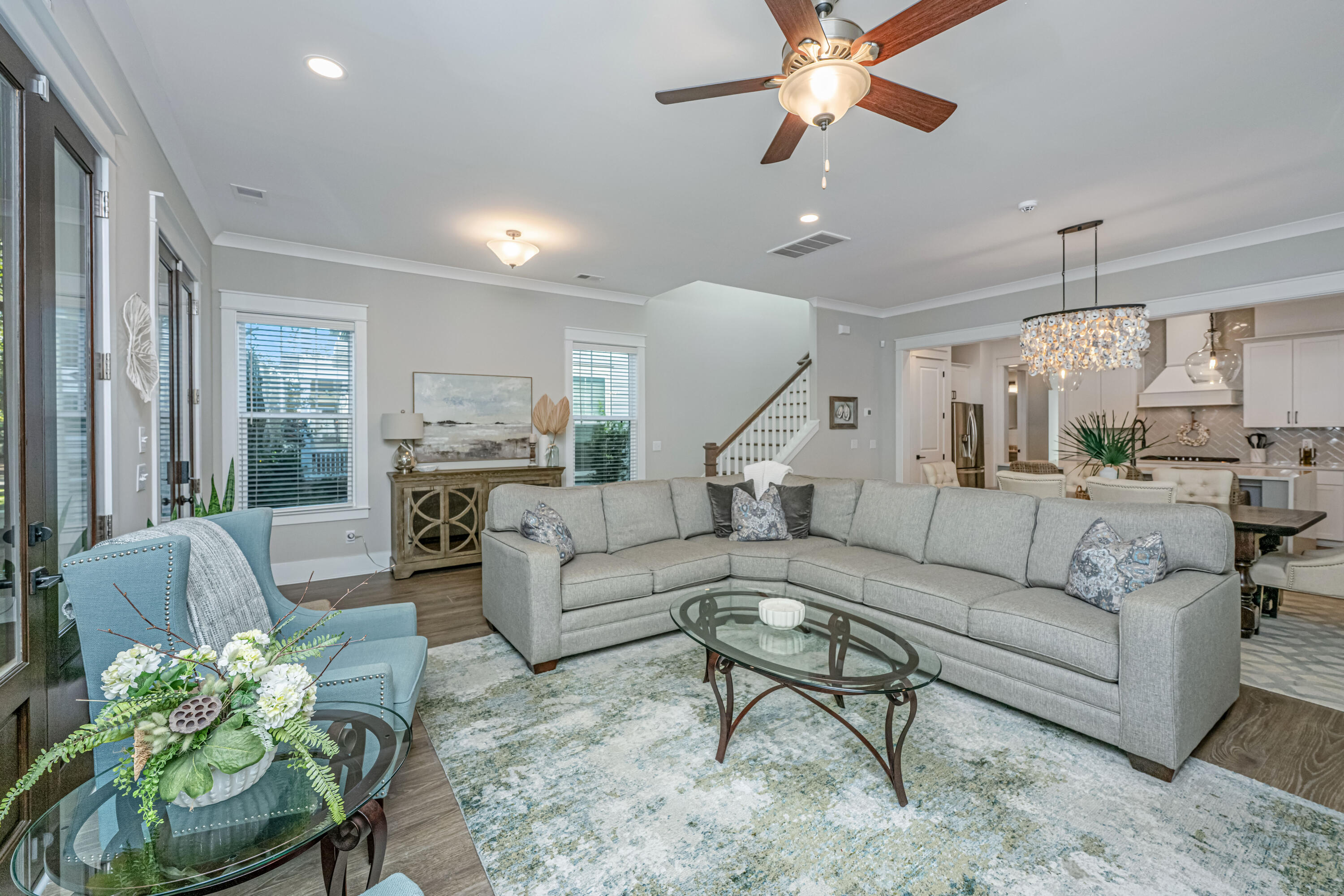 1054 Avenue Of Oaks