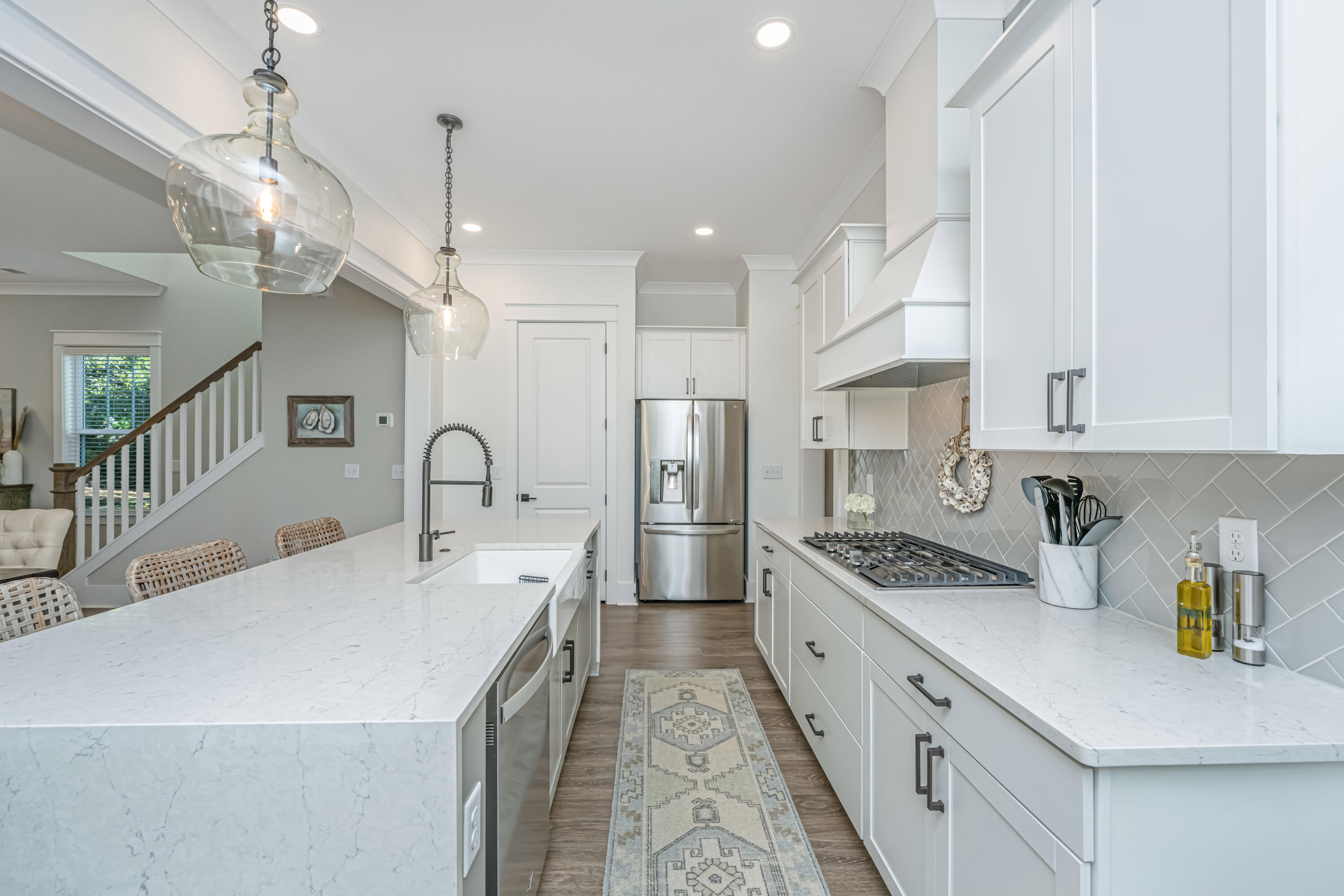 1054 Avenue Of Oaks