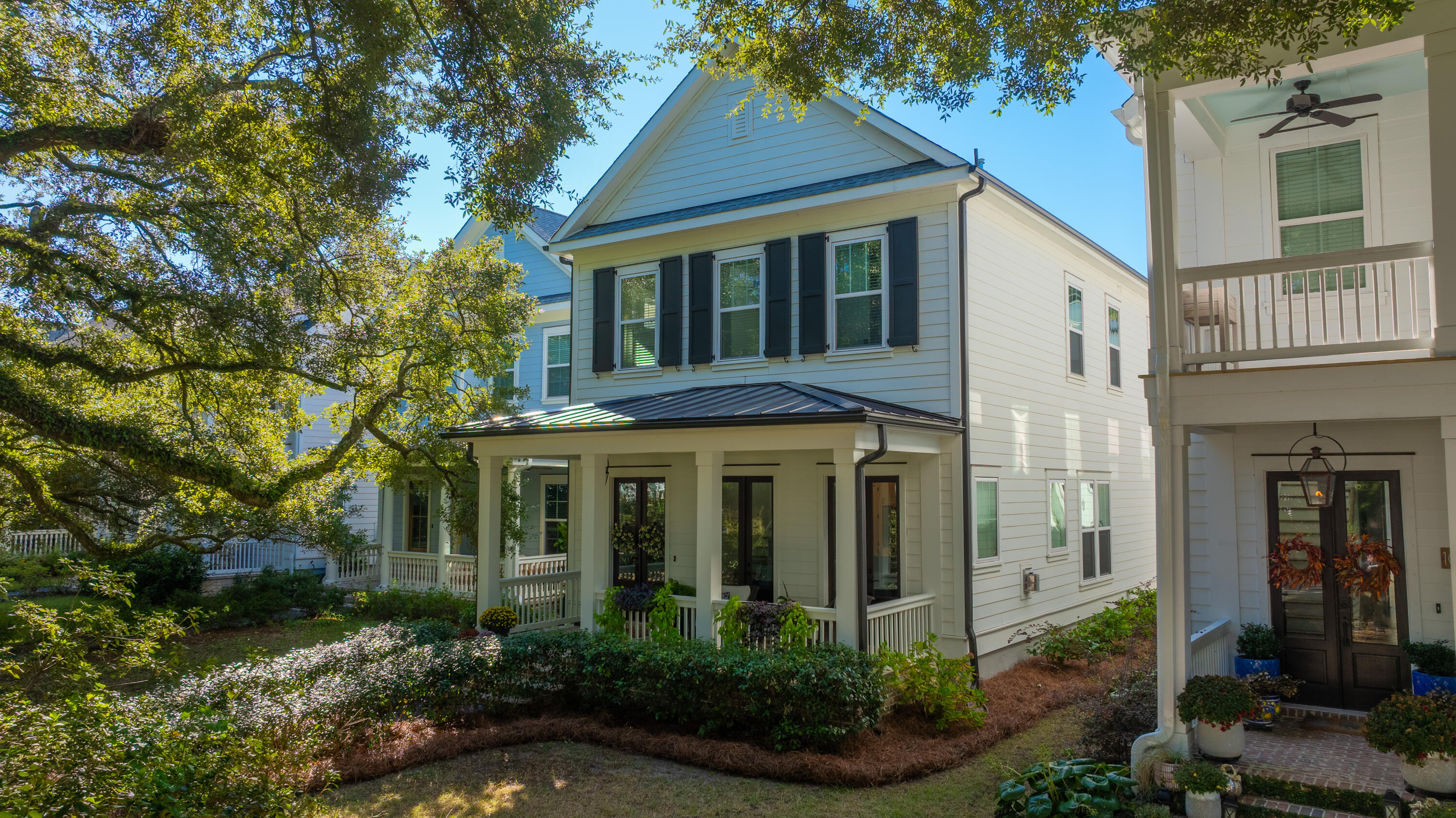1054 Avenue Of Oaks