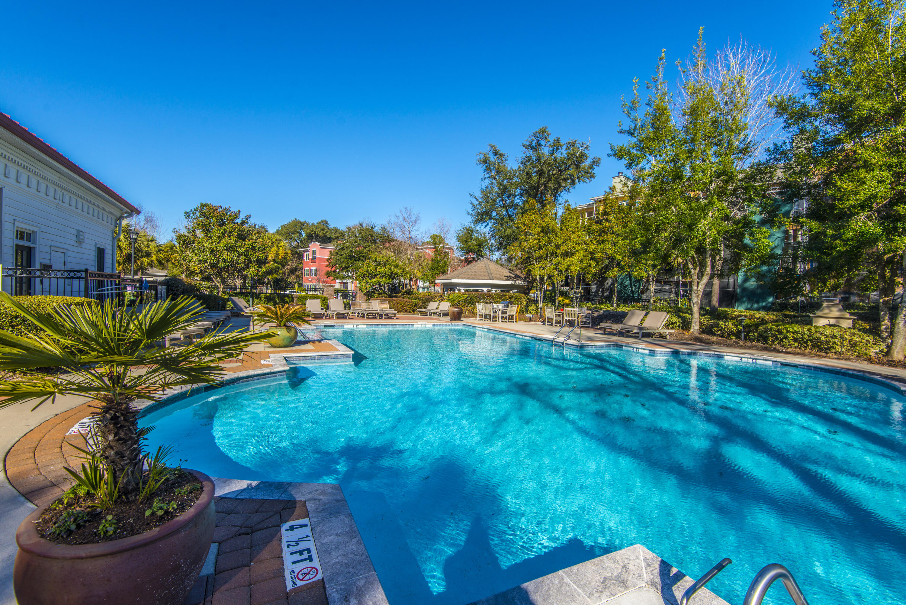 1216 Telfair Way