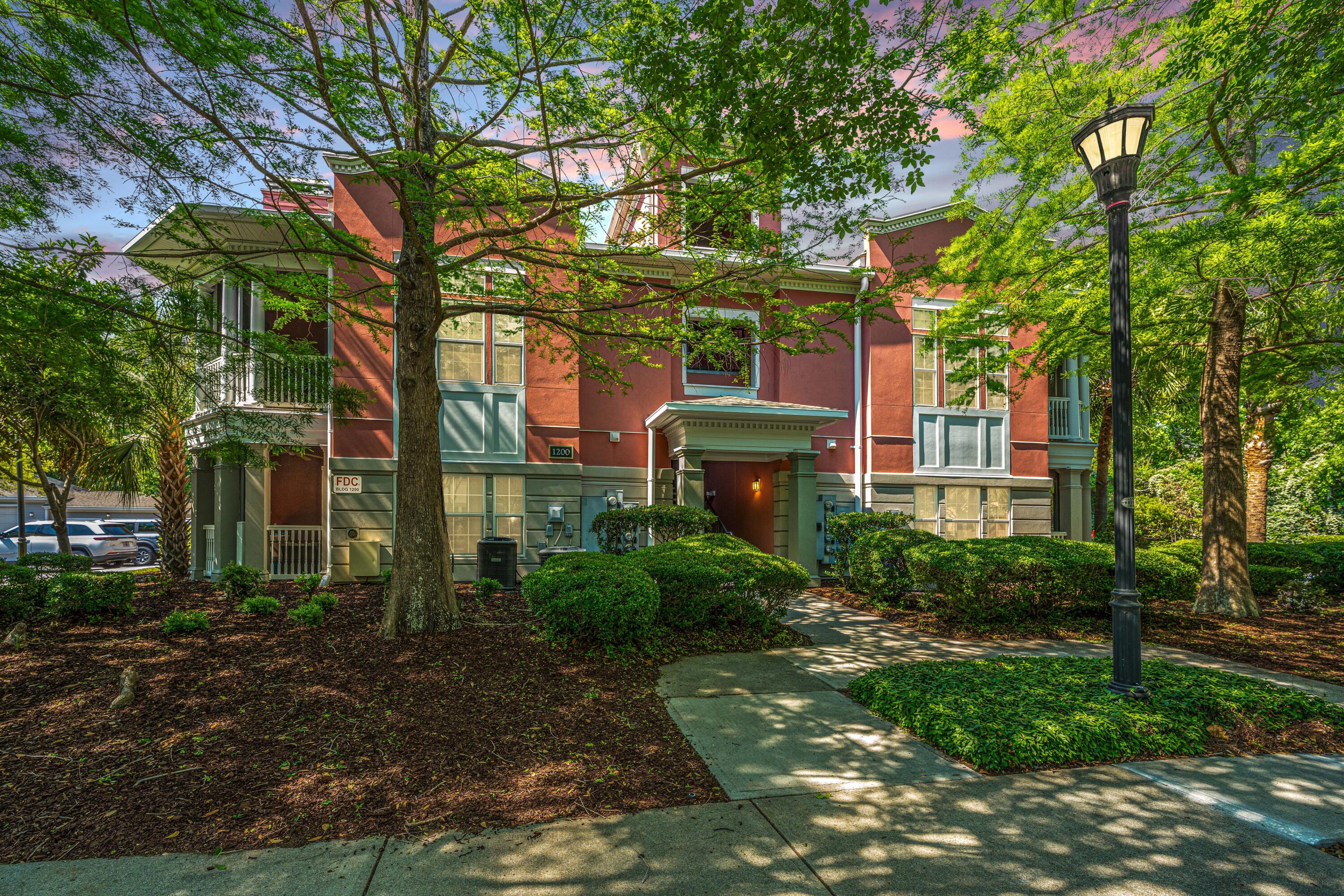 1216 Telfair Way