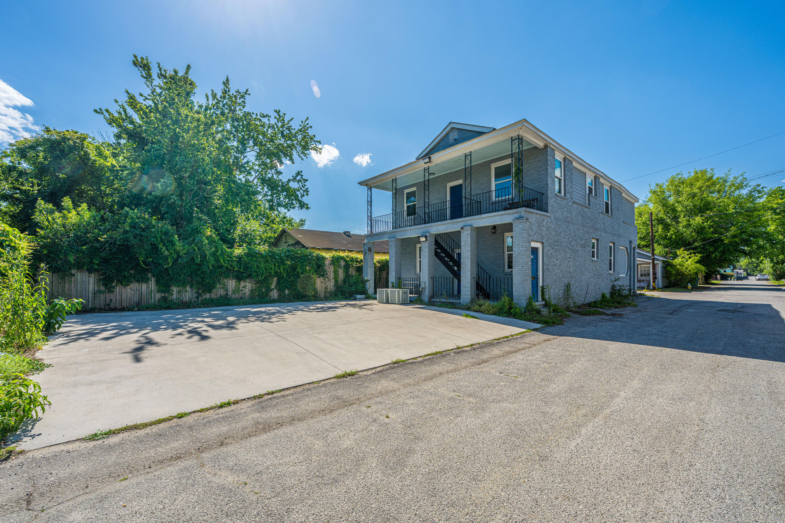 2001 Hugo Avenue # B Unit: A & B