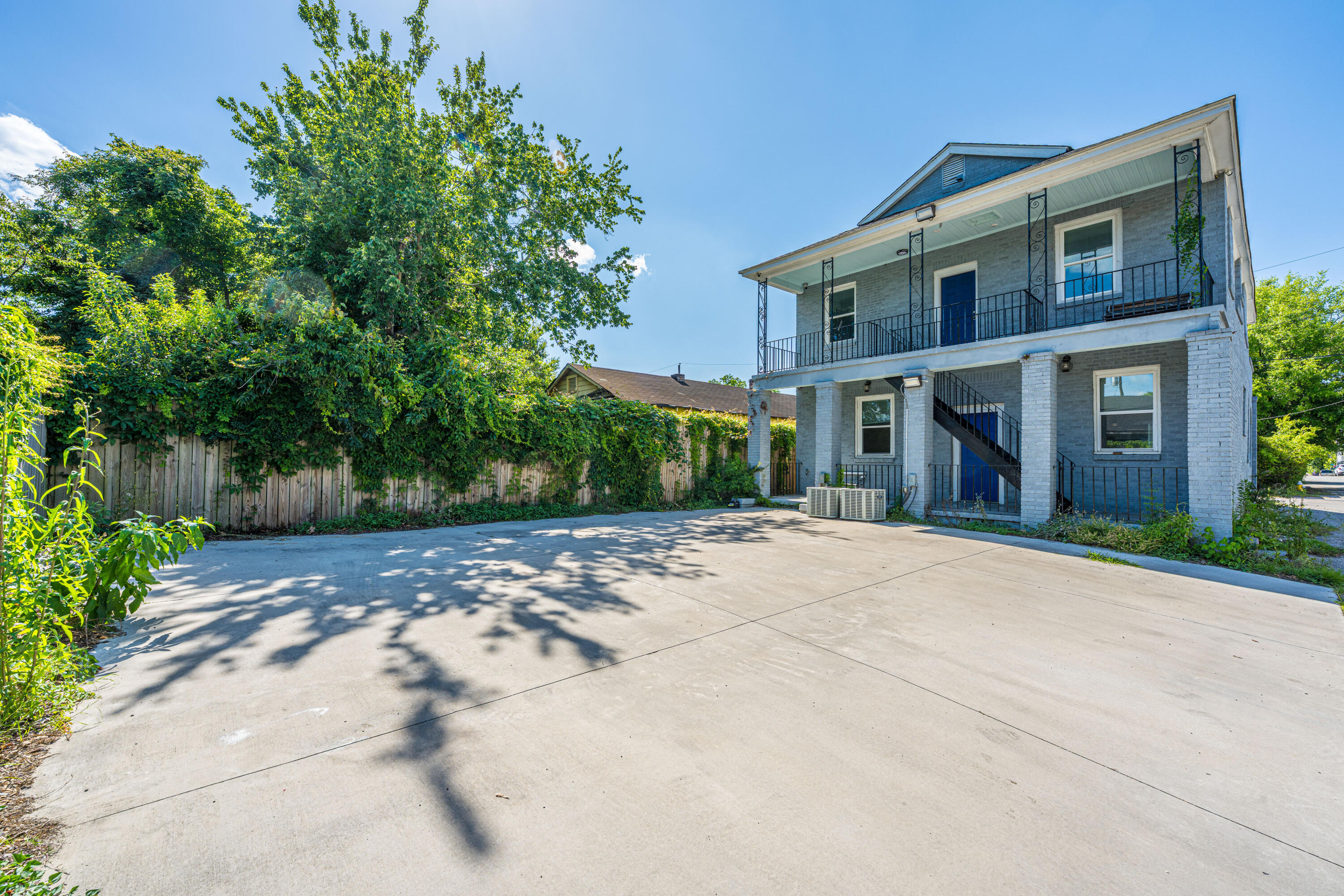 2001 Hugo Avenue # B Unit: A & B