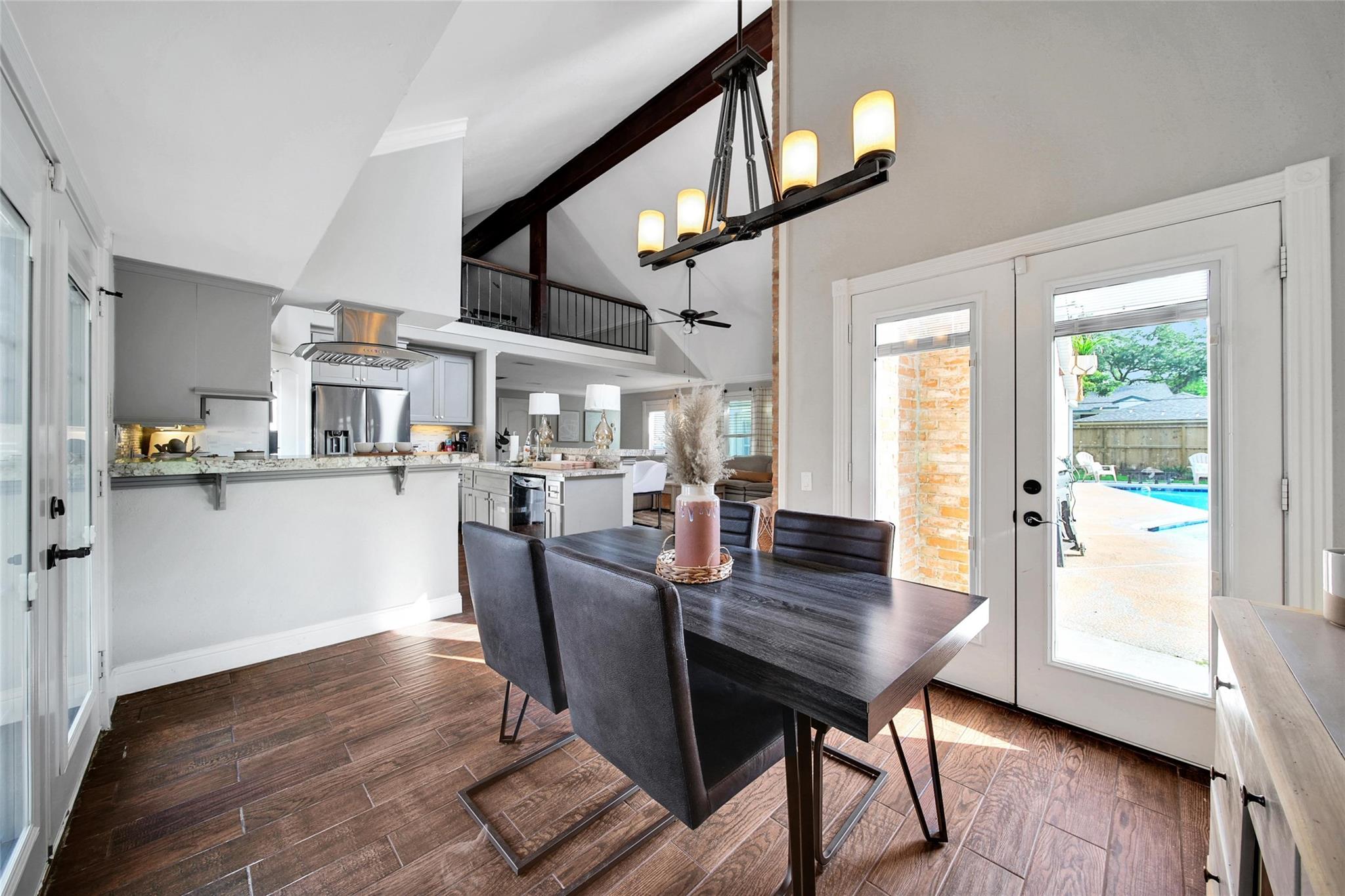 15605 Elwood Drive Drive