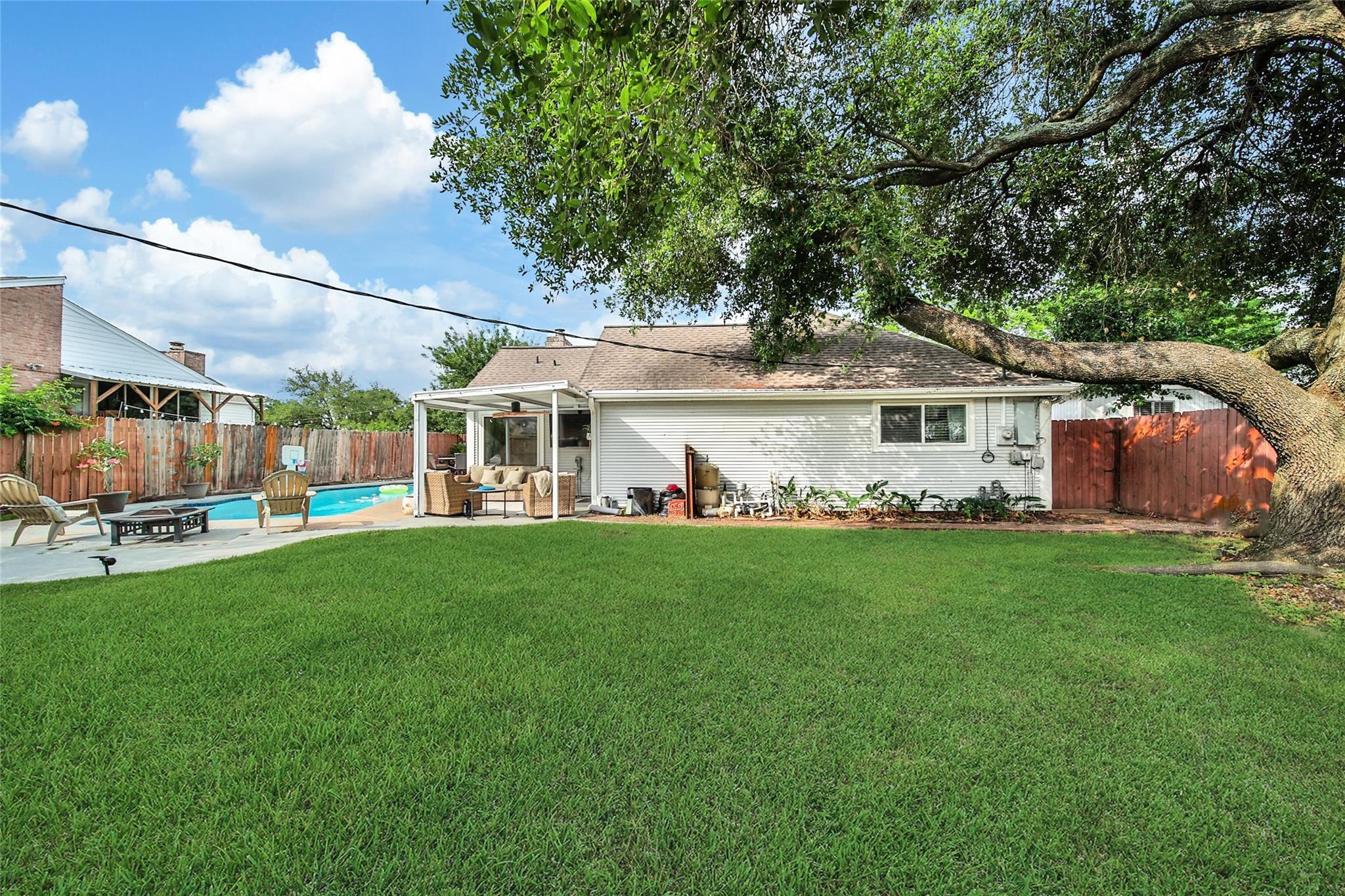 15605 Elwood Drive Drive