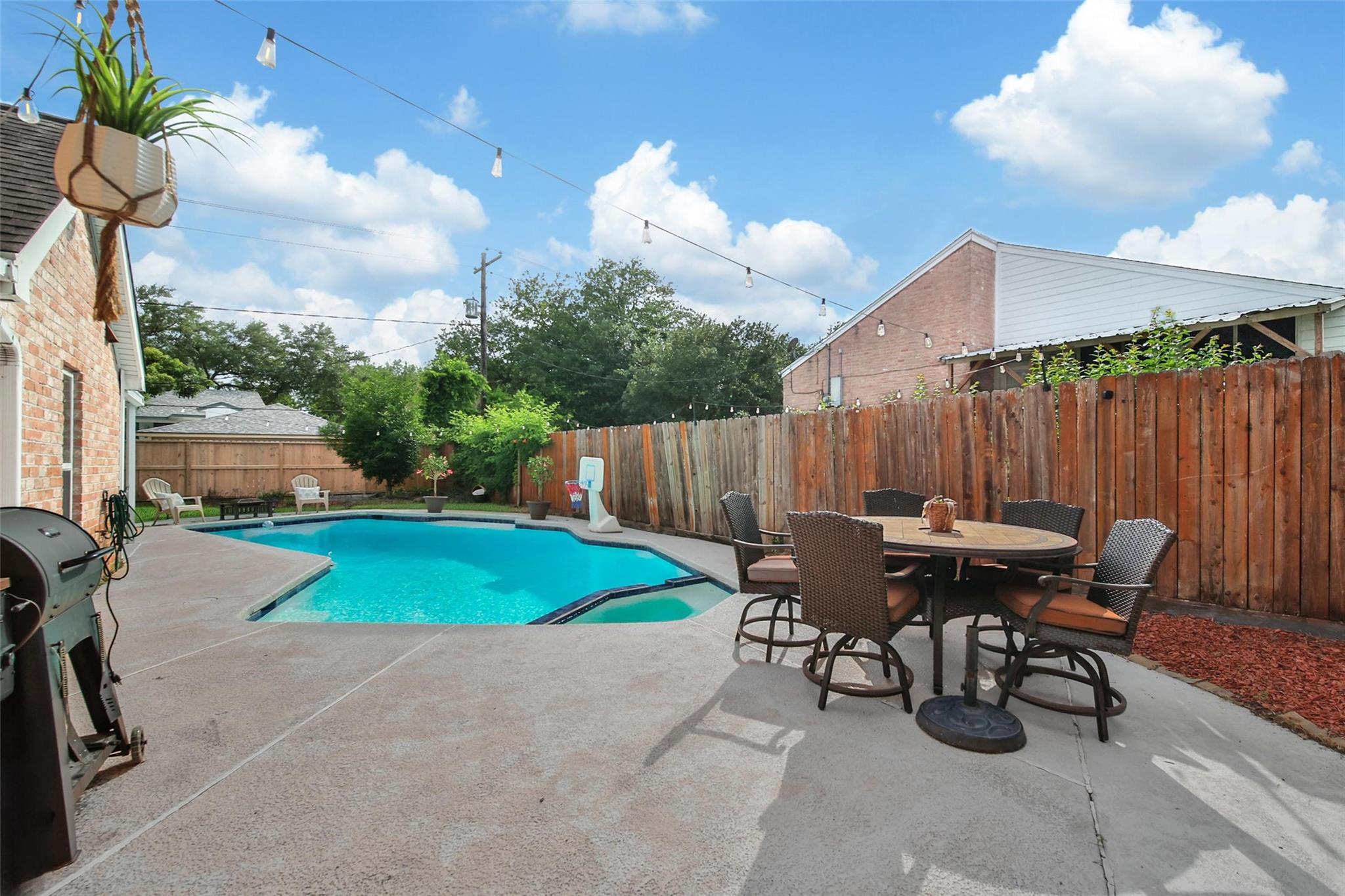 15605 Elwood Drive Drive
