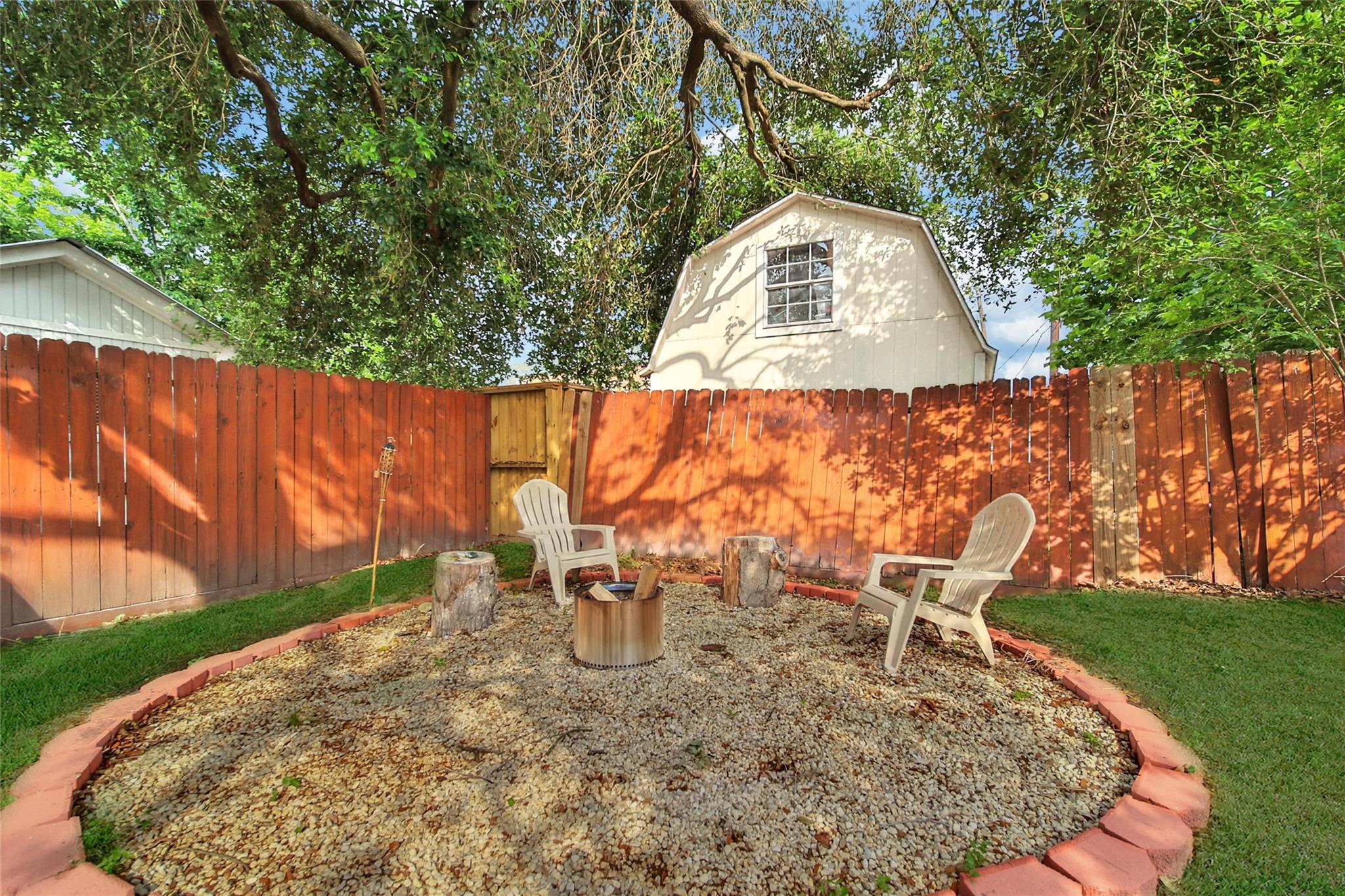 15605 Elwood Drive Drive
