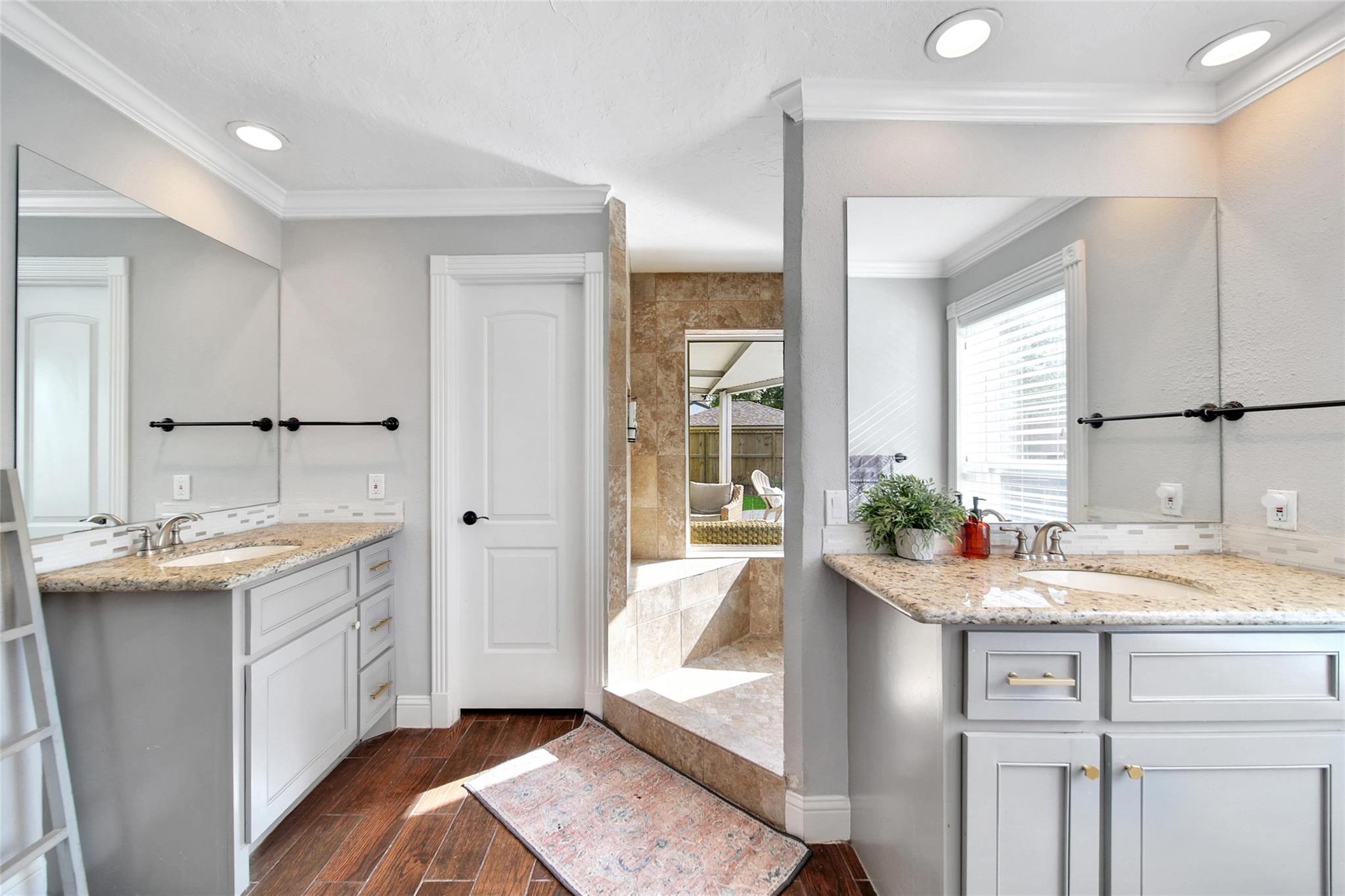 15605 Elwood Drive Drive