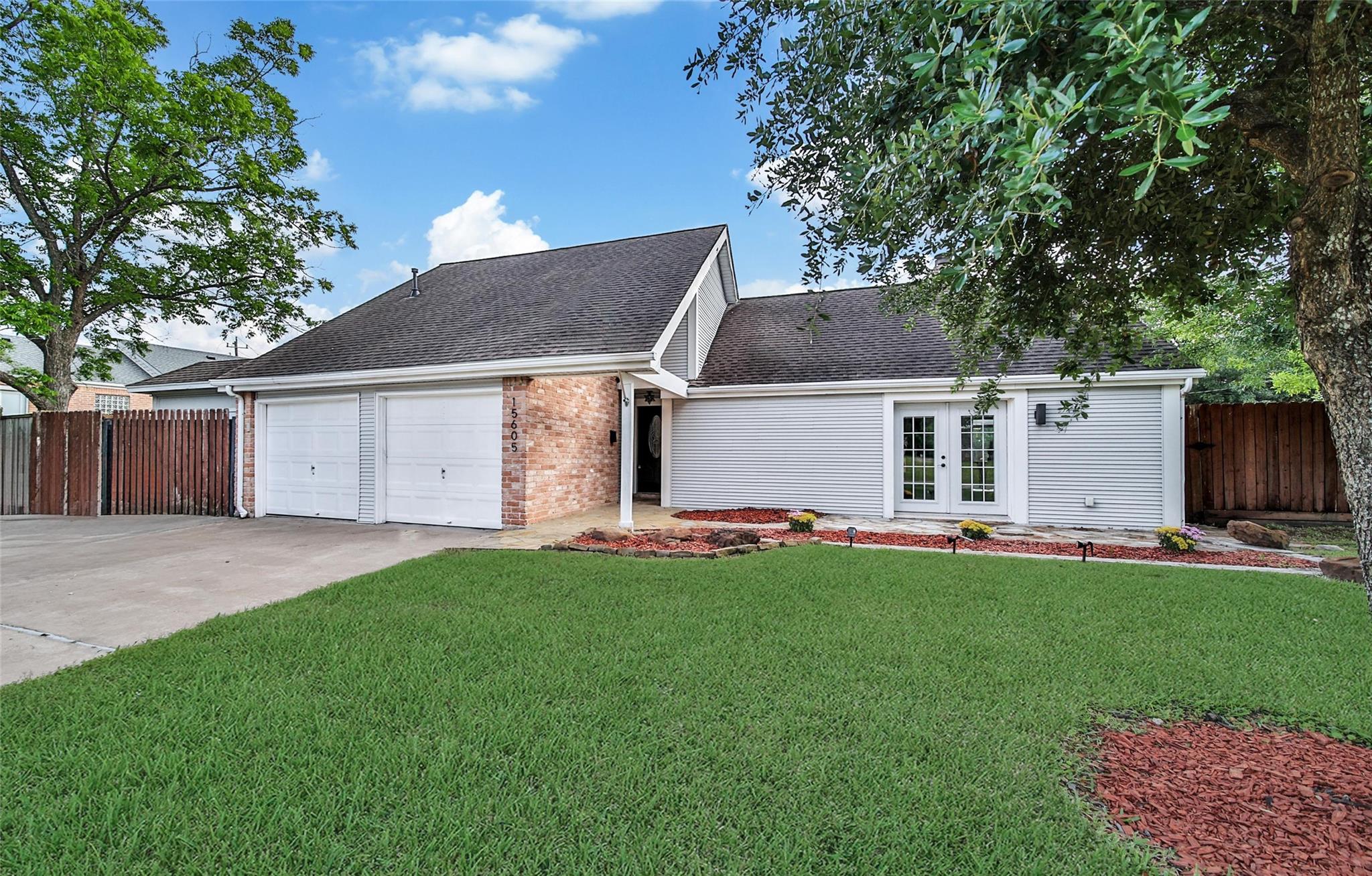15605 Elwood Drive Drive