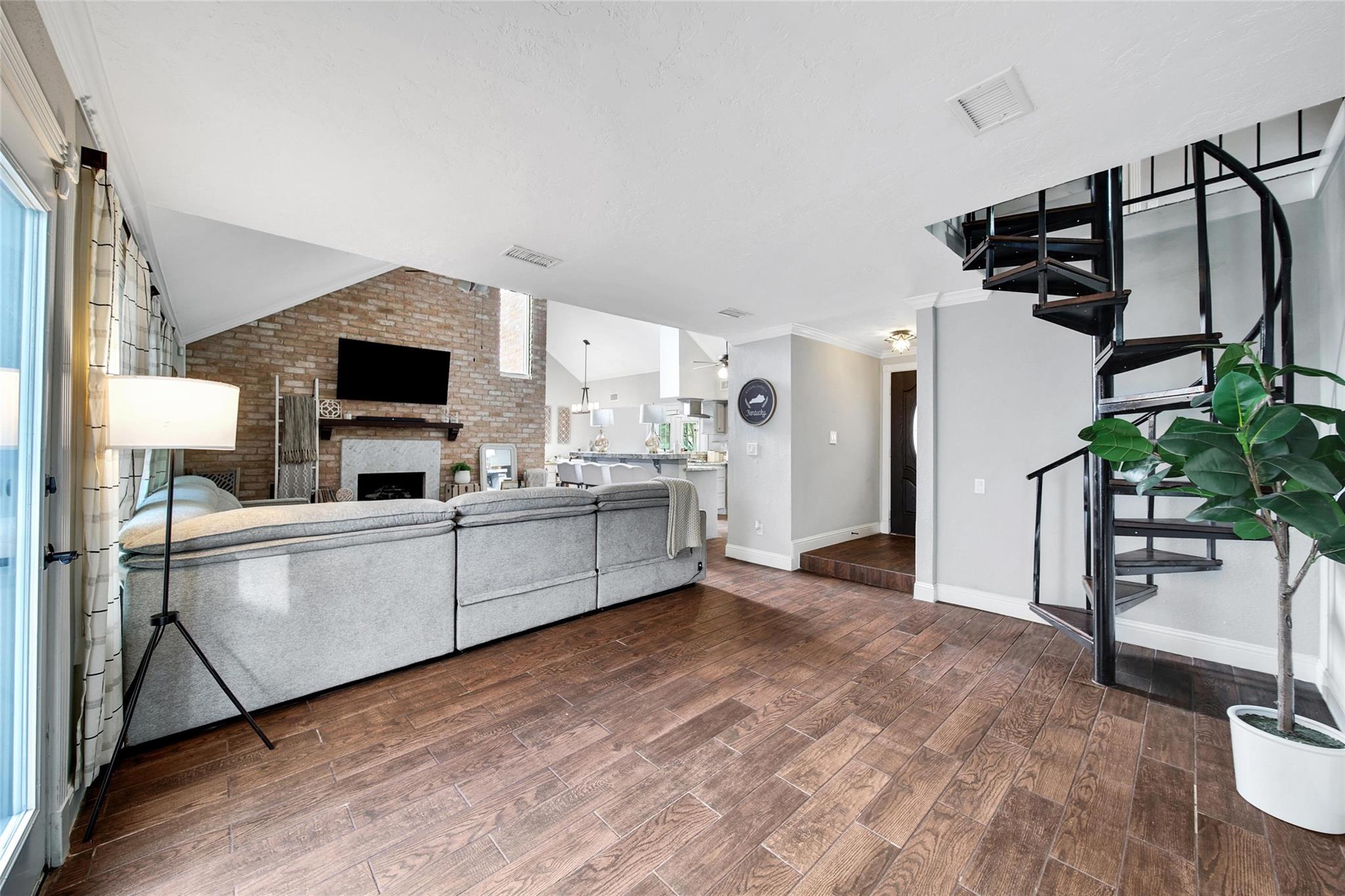 15605 Elwood Drive Drive