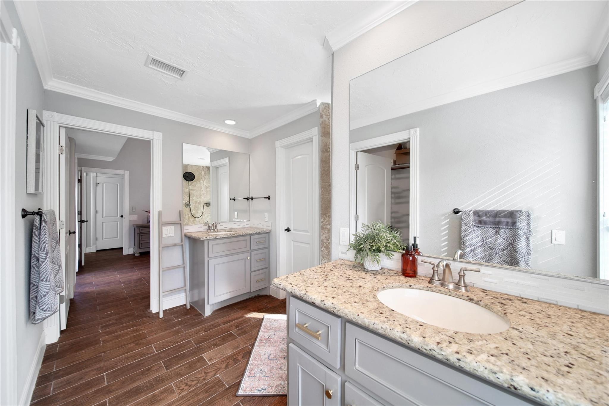 15605 Elwood Drive Drive