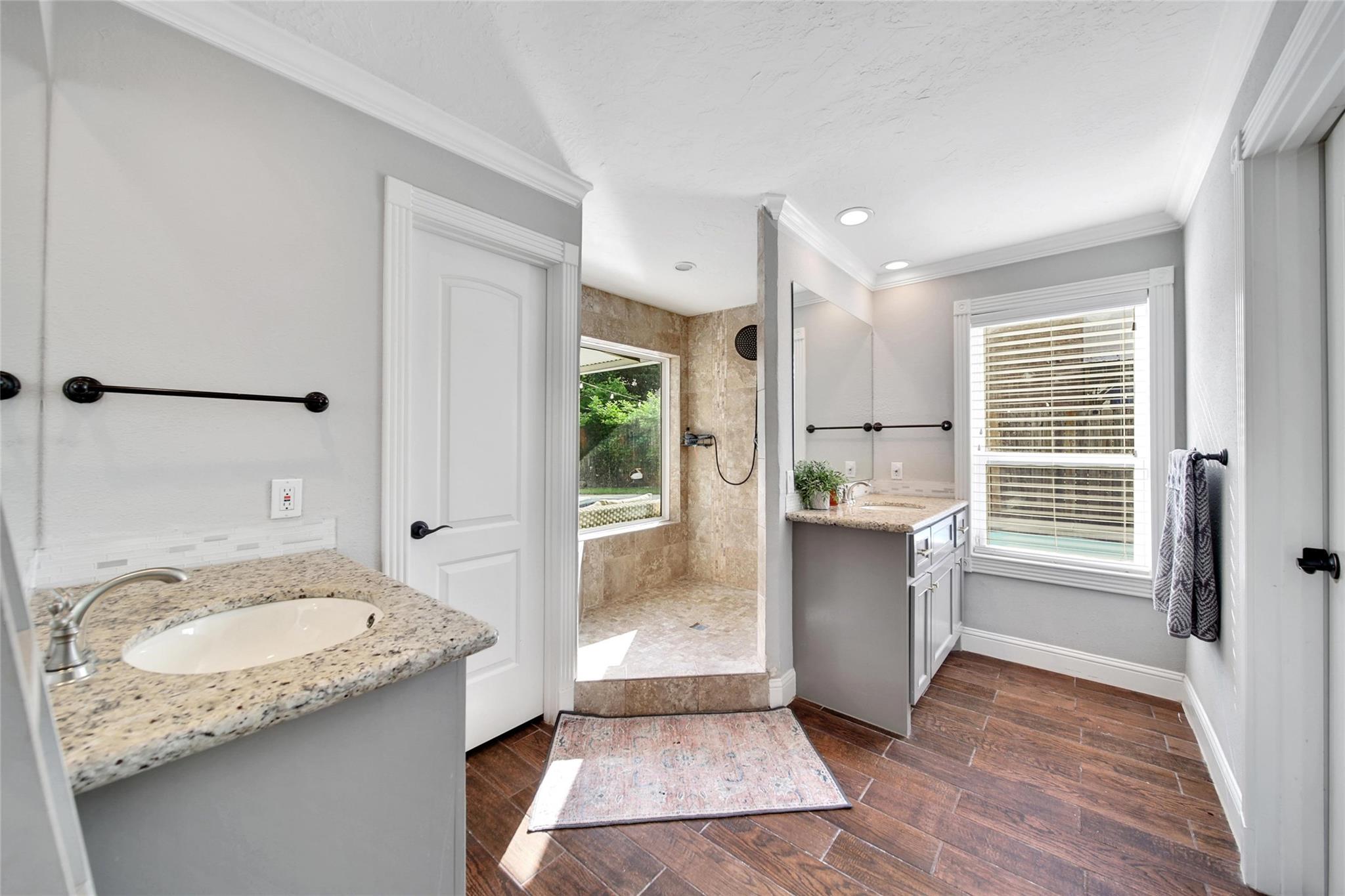 15605 Elwood Drive Drive