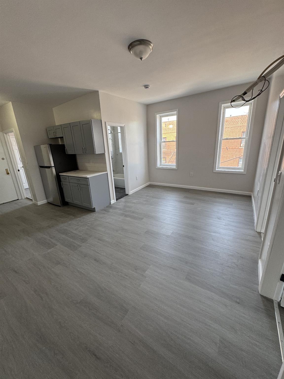 986 Rutland Road Unit: 2R