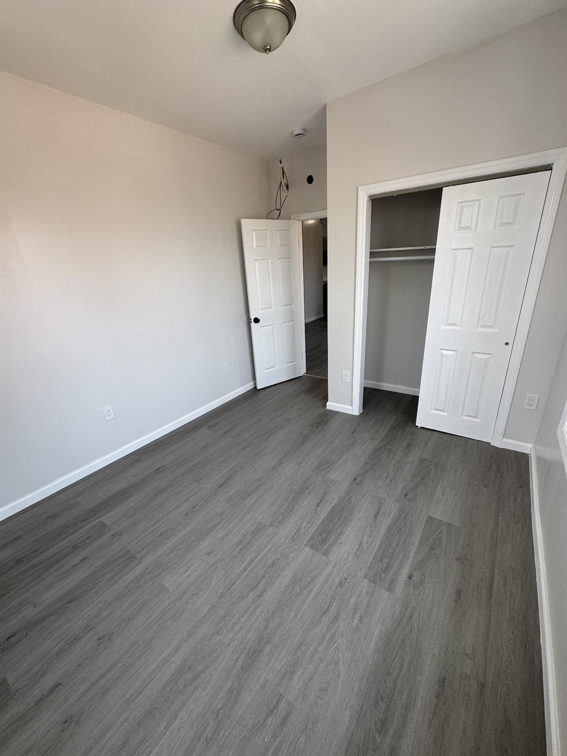 986 Rutland Road Unit: 2R