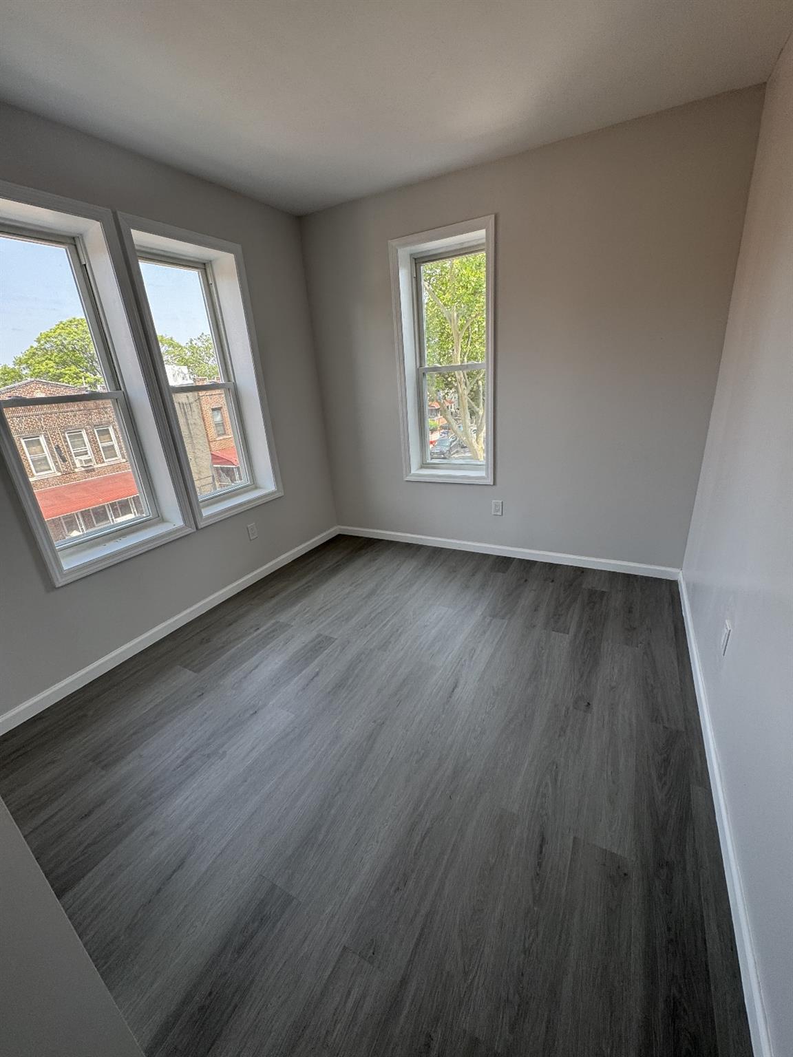 986 Rutland Road Unit: 2R