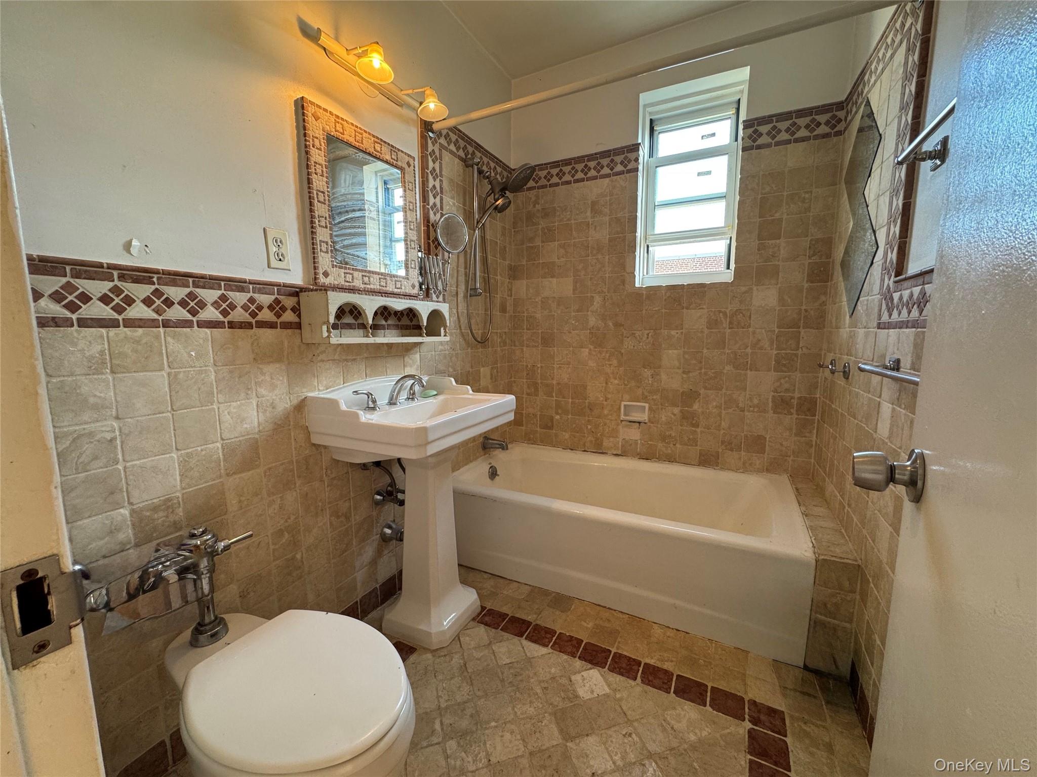 64-11 99th Street Unit: 606
