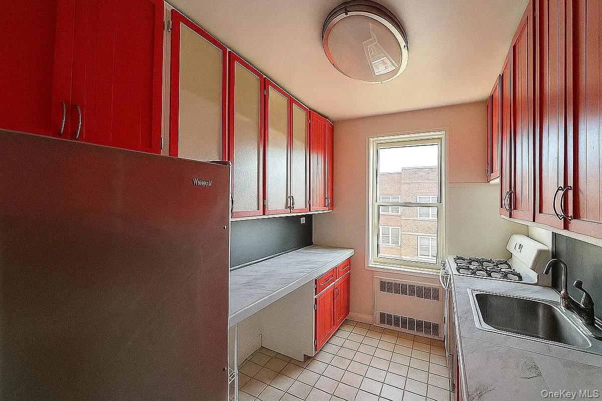 64-11 99th Street Unit: 6O6