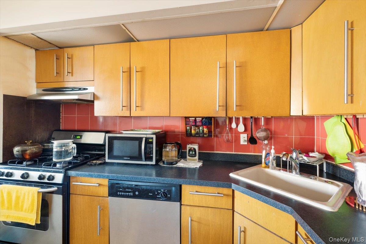 35-20 147th Street Unit: 8-C