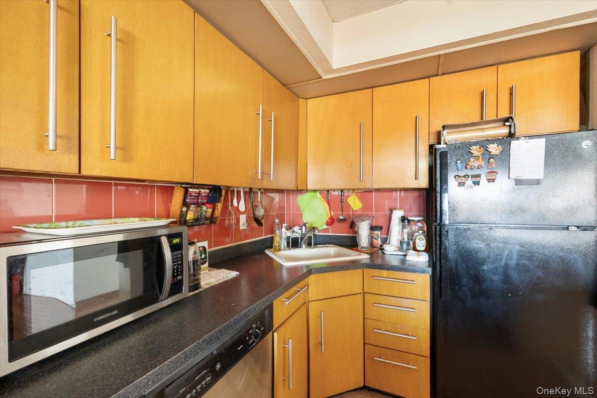 35-20 147th Street Unit: 8-C