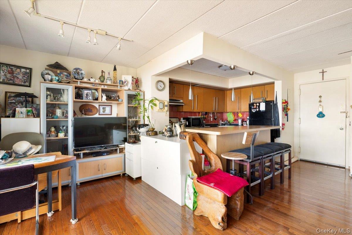 35-20 147th Street Unit: 8-C