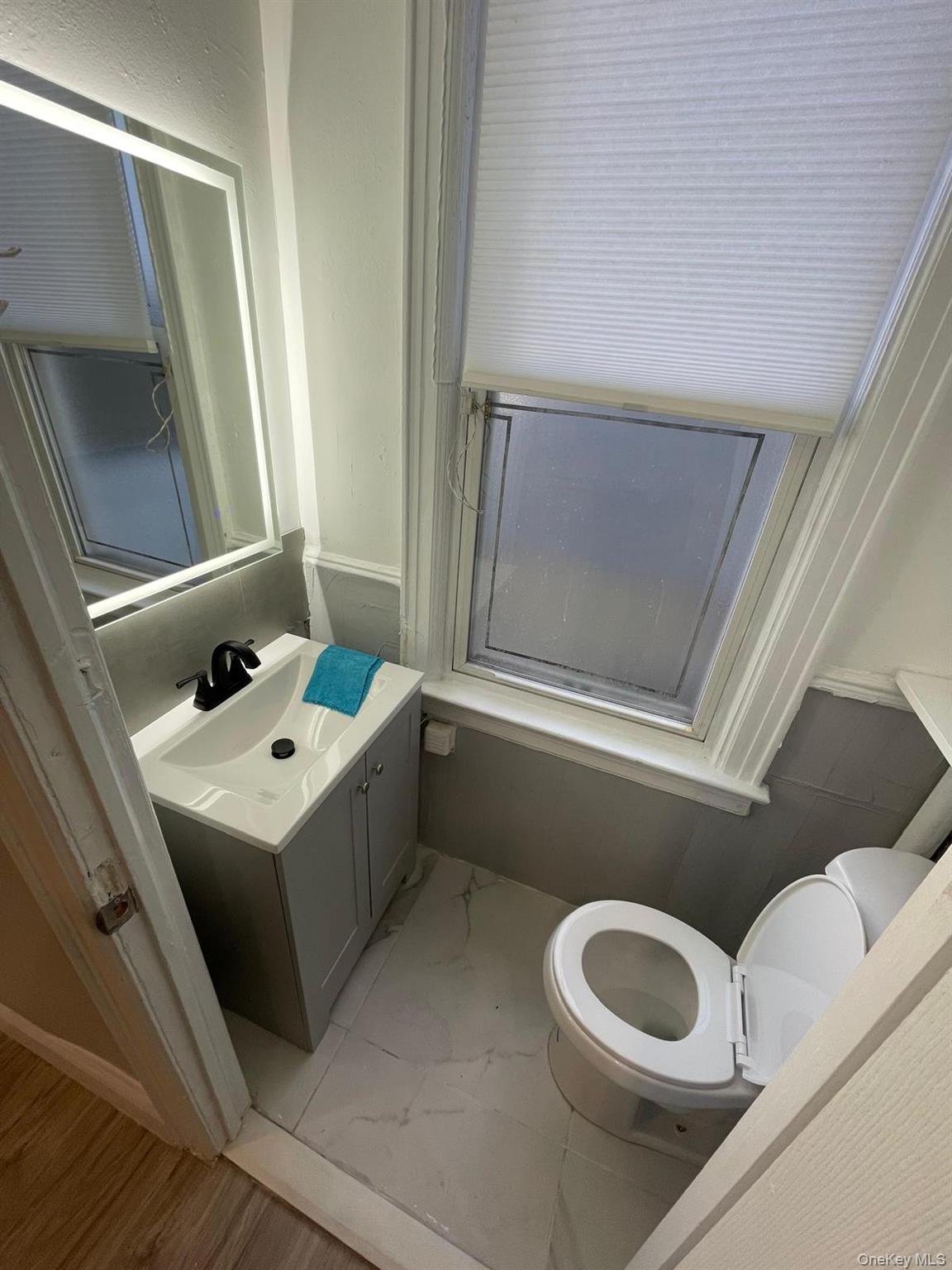 6041 56th Road Unit: RETAIL STORE