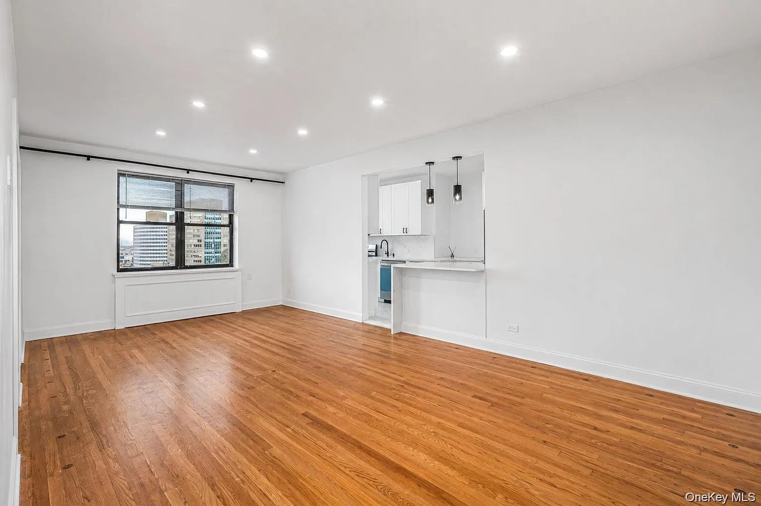 9876 Queens Boulevard Unit: 6L